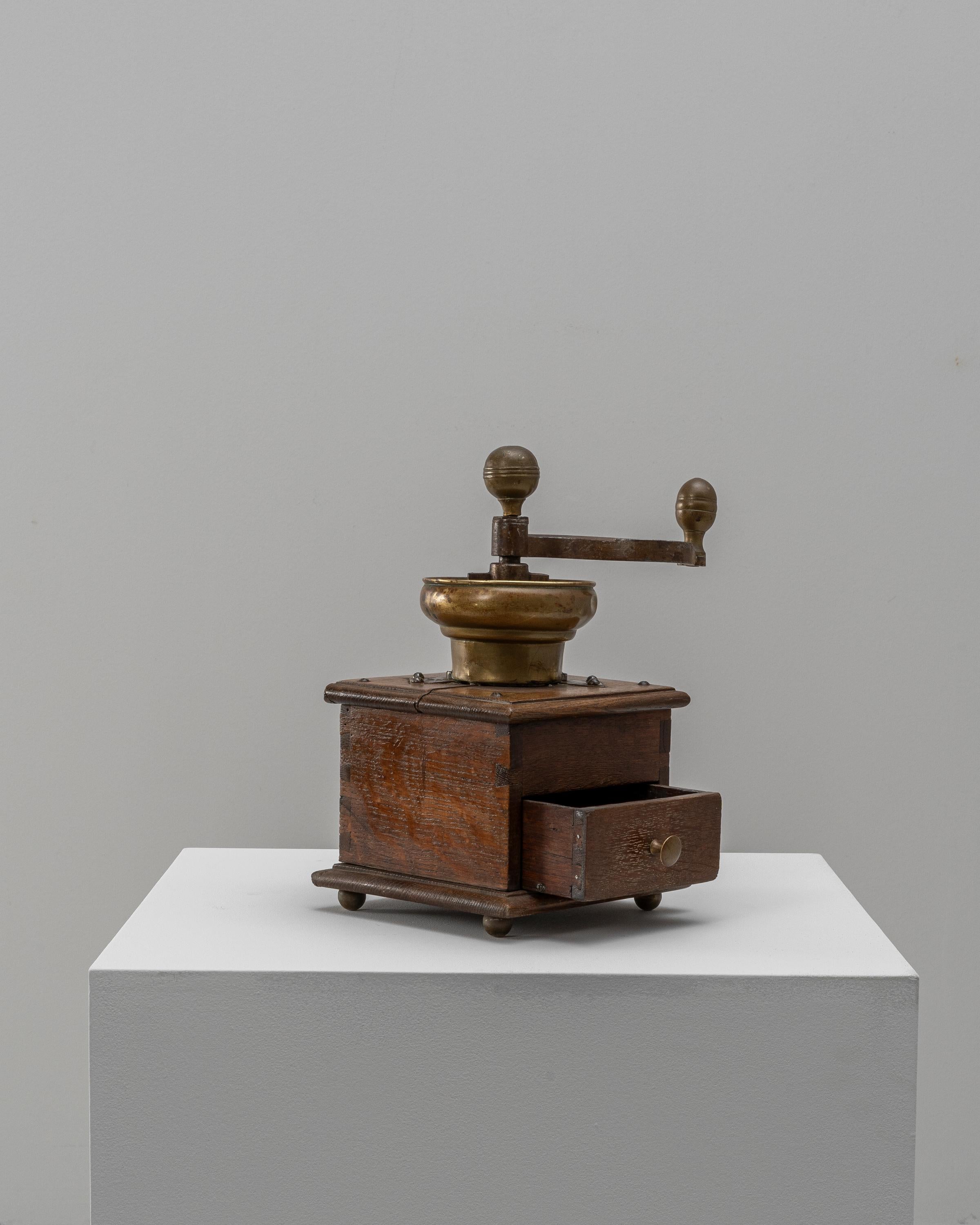 19th Century French Wooden & Metal Coffee Grinder For Sale 7