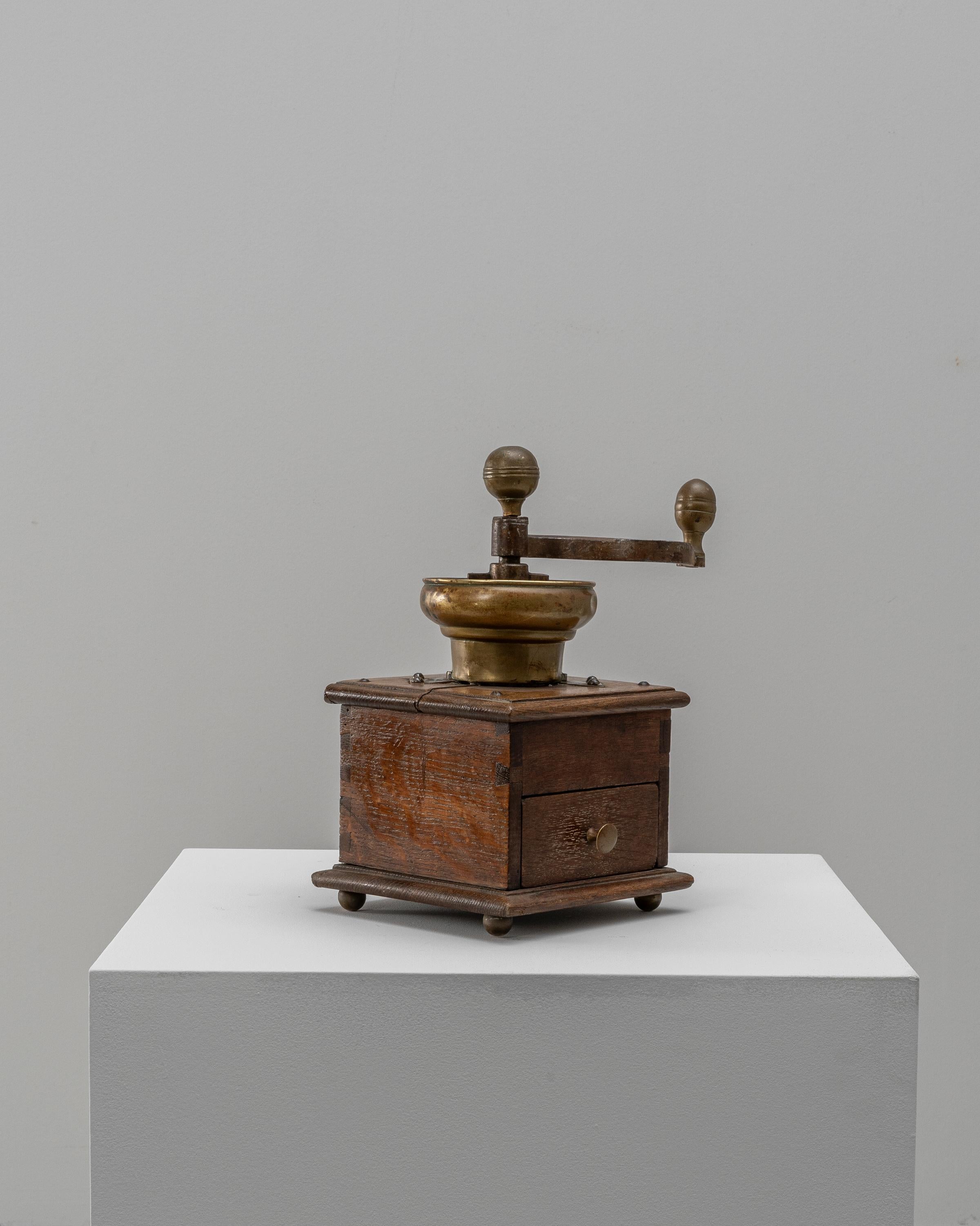 19th Century French Wooden & Metal Coffee Grinder For Sale 8
