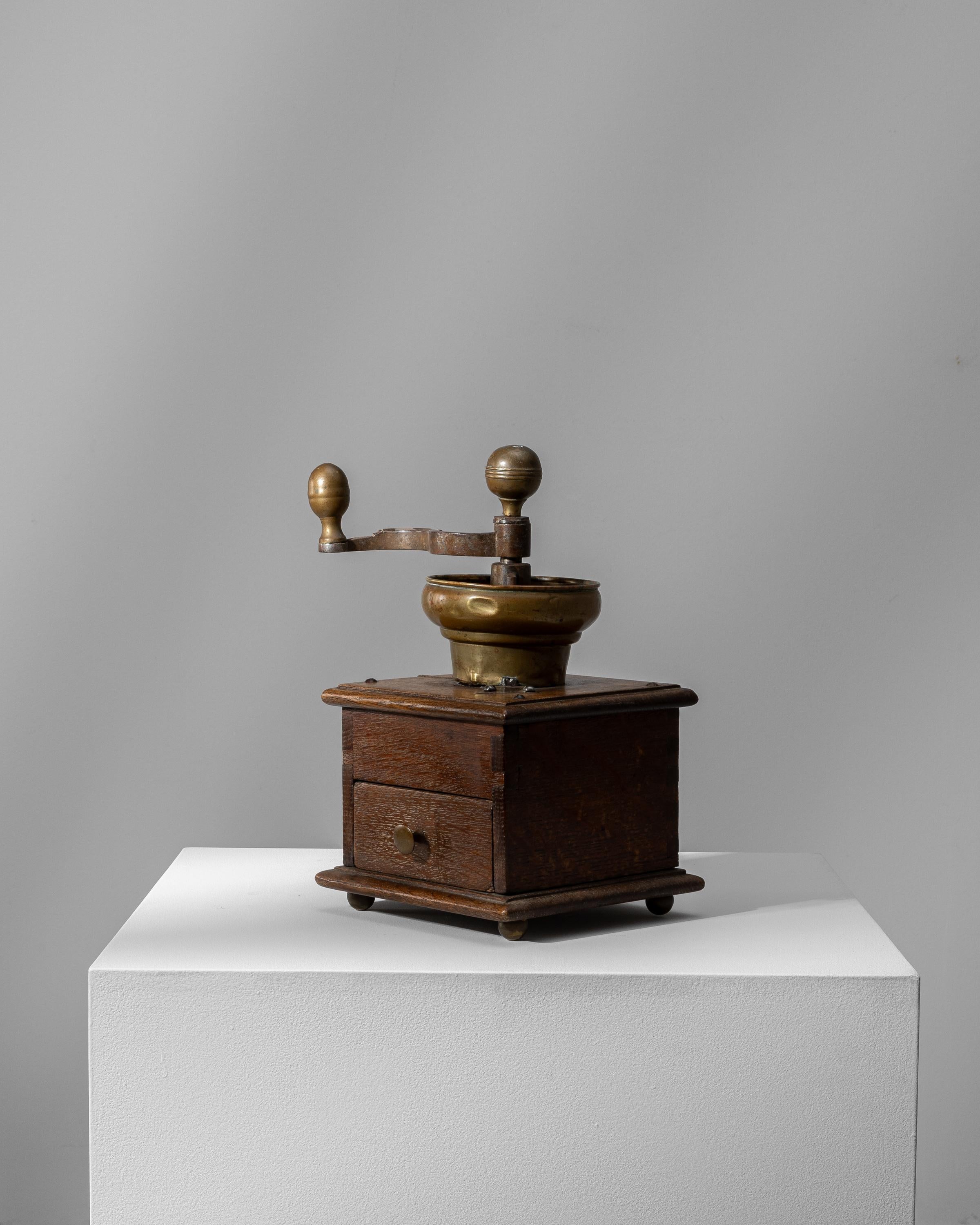 19th Century French Wooden & Metal Coffee Grinder For Sale 9