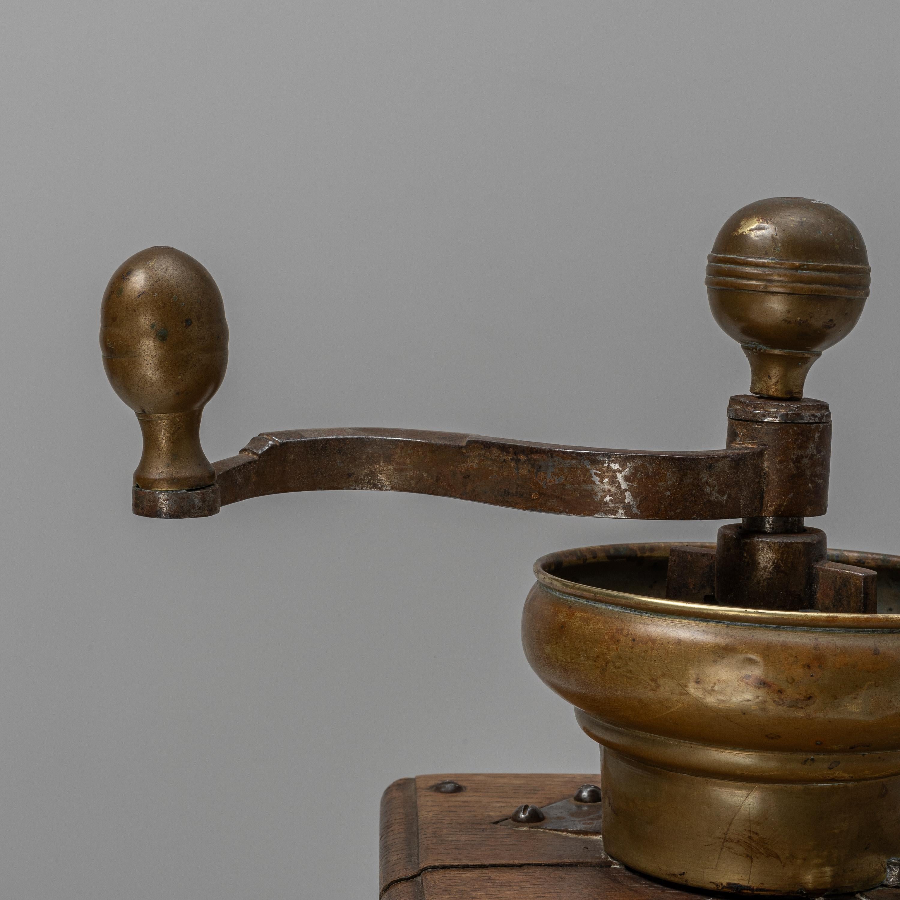 19th Century French Wooden & Metal Coffee Grinder For Sale 10