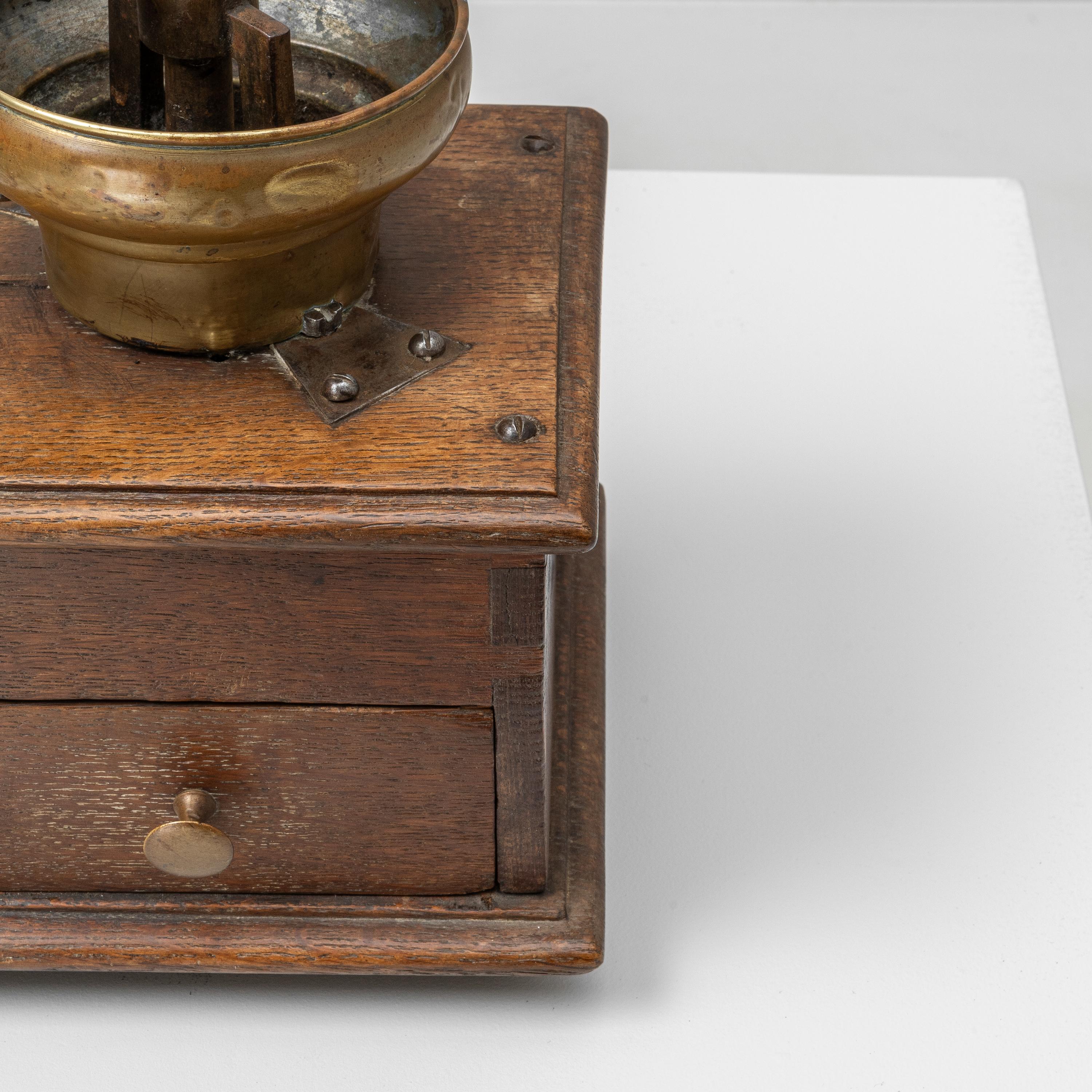 19th Century French Wooden & Metal Coffee Grinder For Sale 11