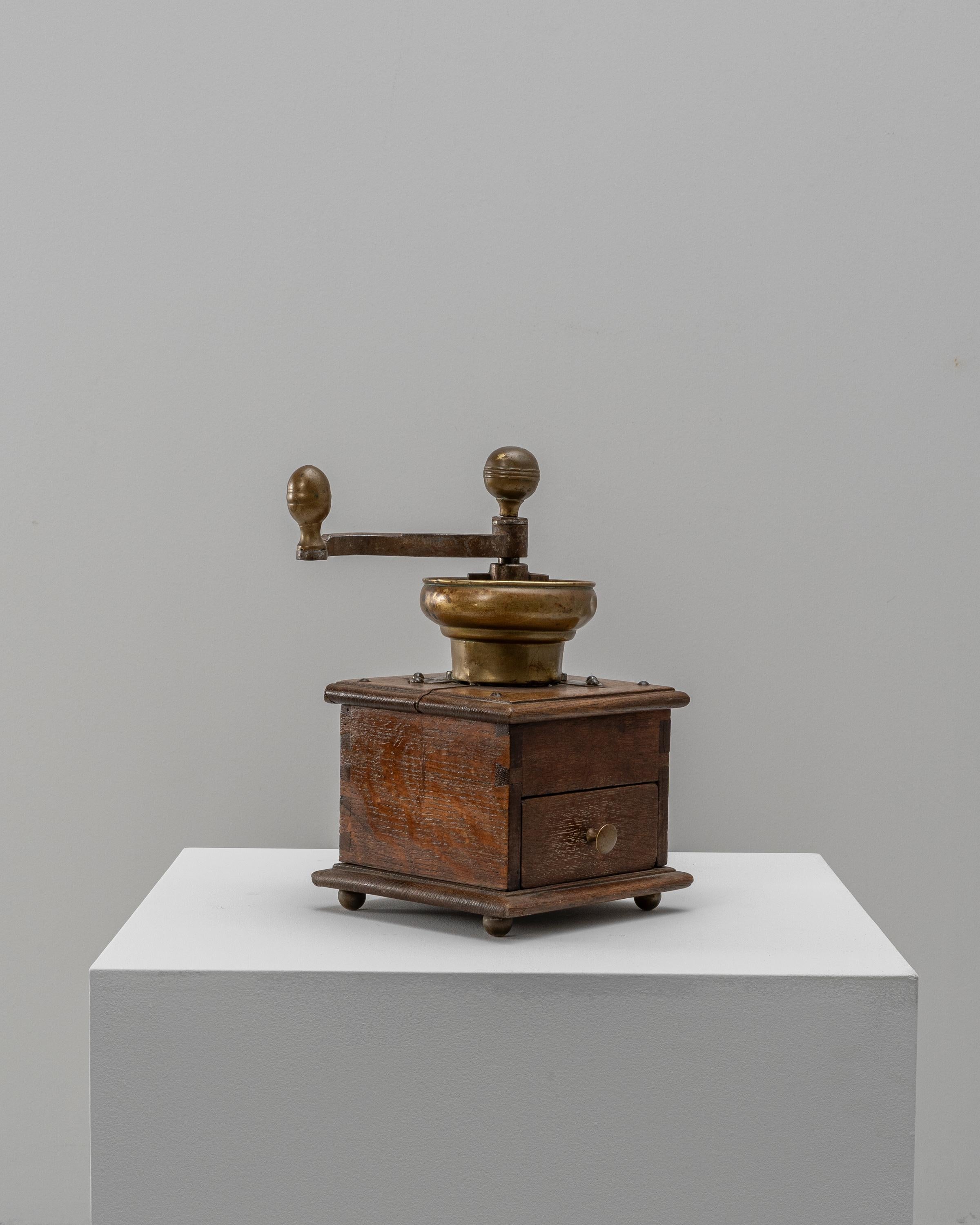 19th Century French Wooden & Metal Coffee Grinder For Sale 3