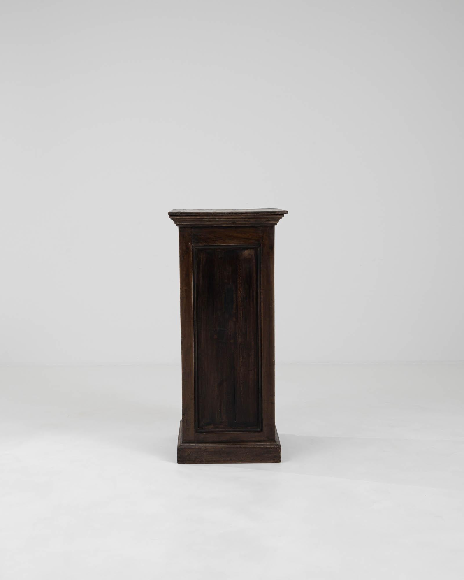 19th Century French Wooden Pedestal In Good Condition In High Point, NC