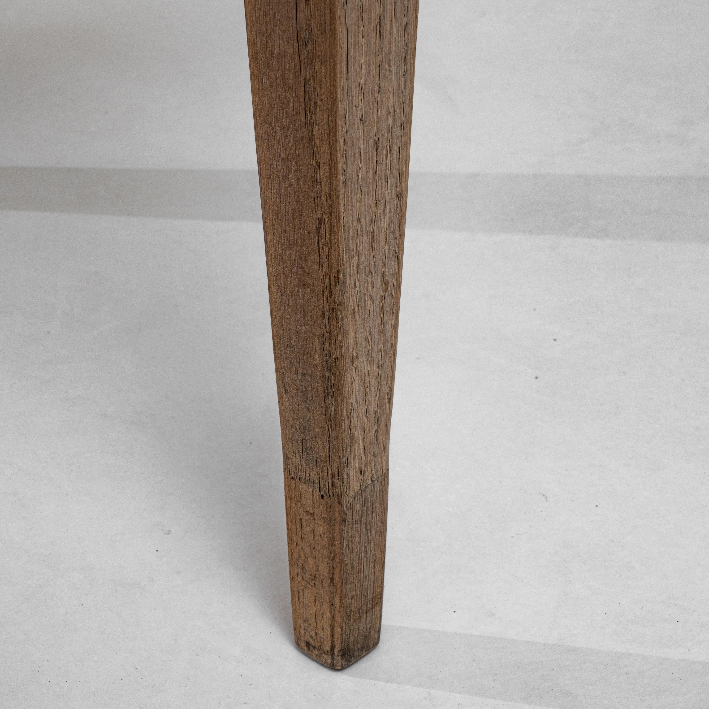 Table d'appoint en bois français du 19ème siècle en vente 4