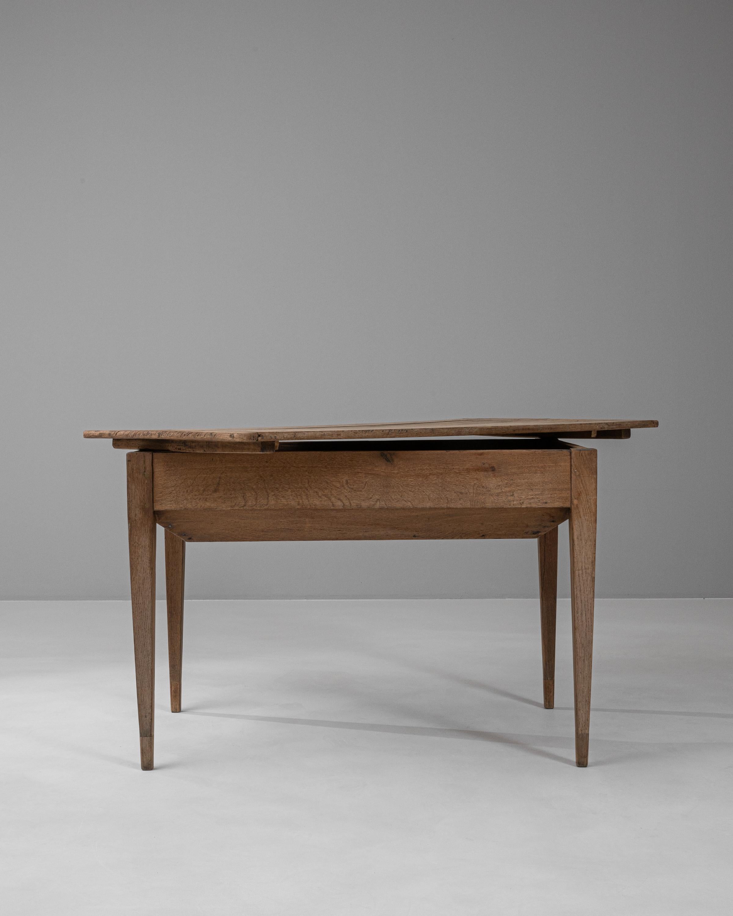 Table d'appoint en bois français du 19ème siècle Bon état - En vente à High Point, NC