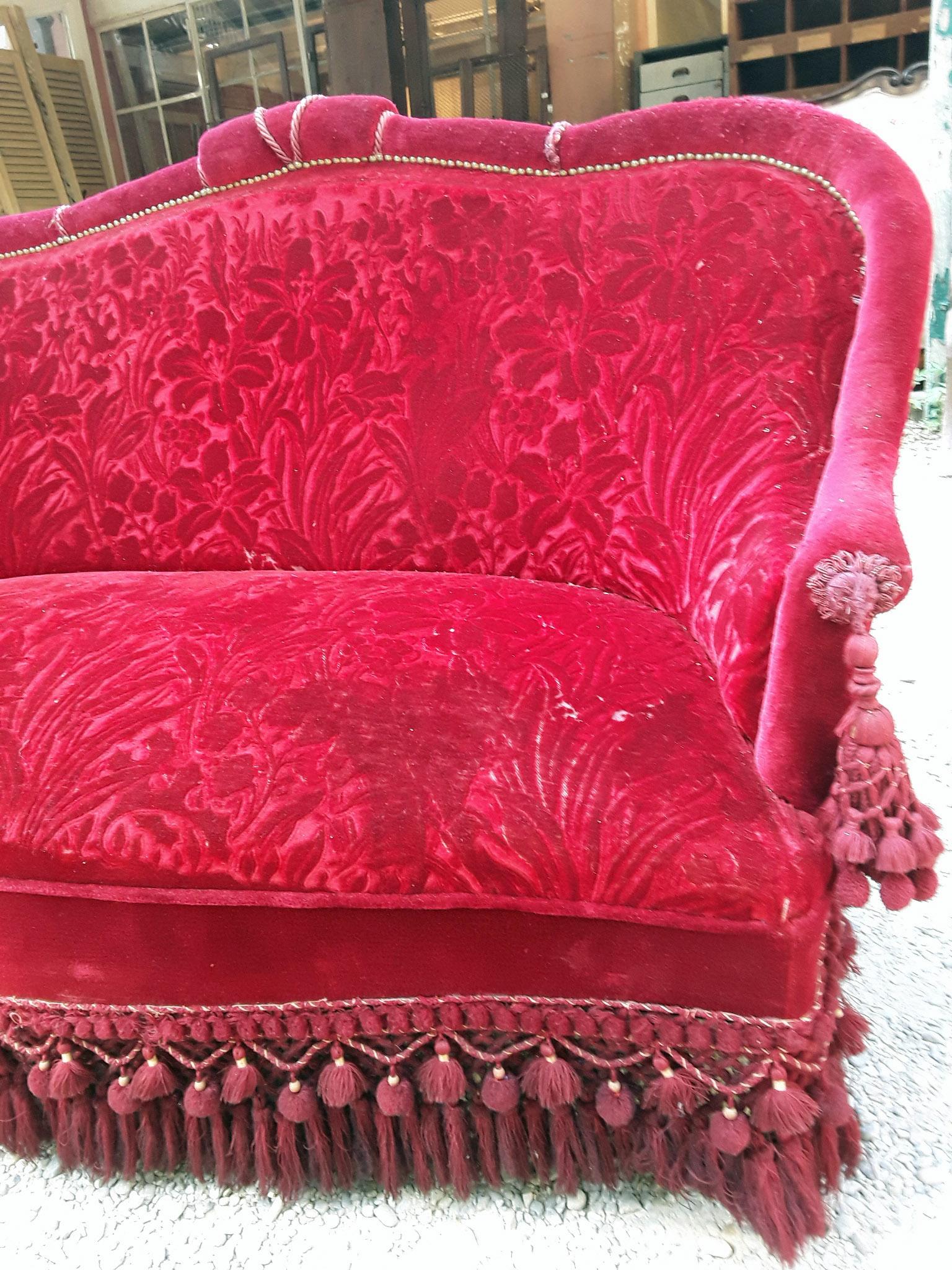 19th Century, French Wooden Sofa with Its Original Brocade Velvet Fabric In Good Condition In Florence, IT