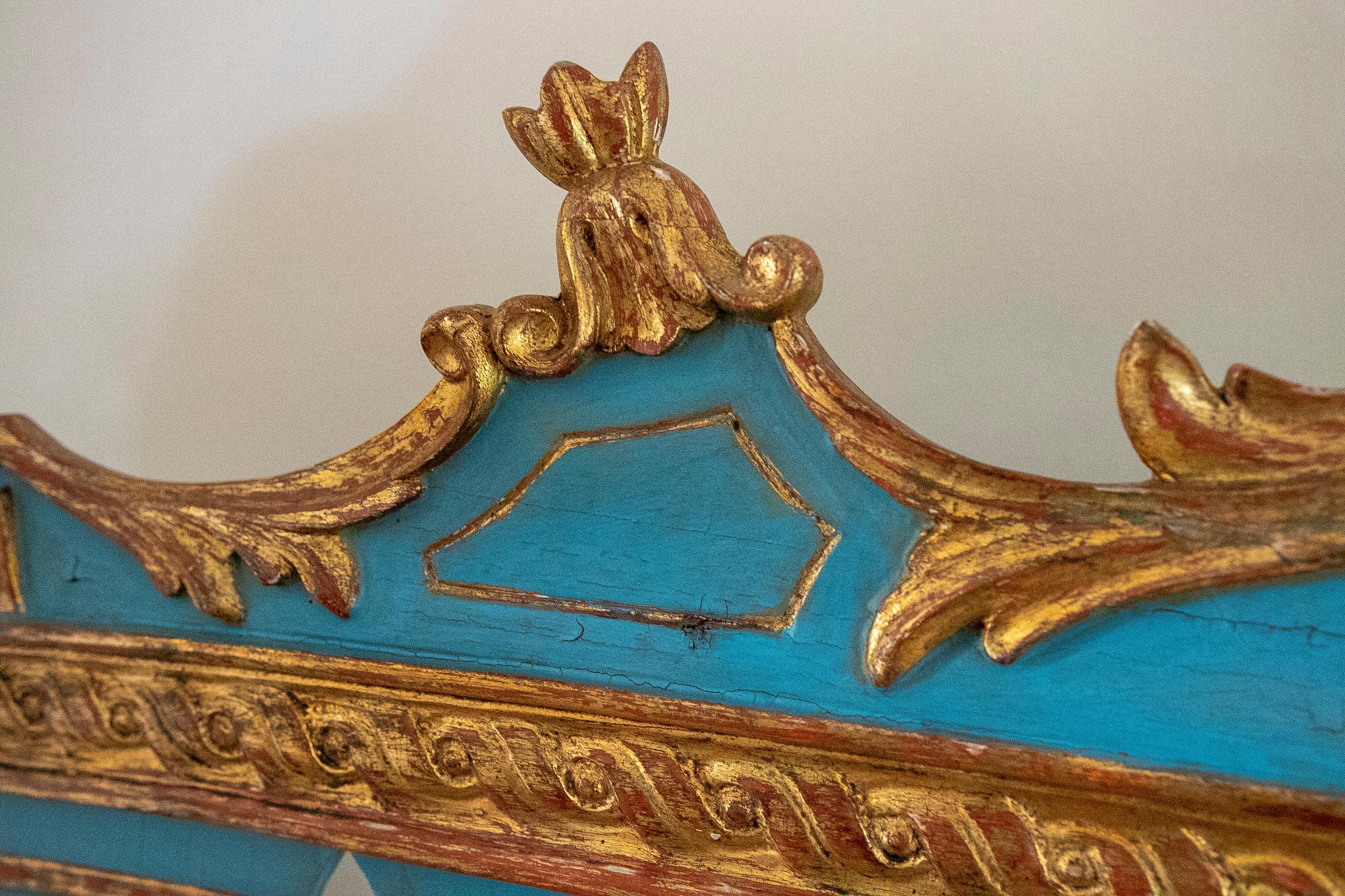 Canapé français du 19ème siècle en bois avec dossier et assise en osier en vente 6