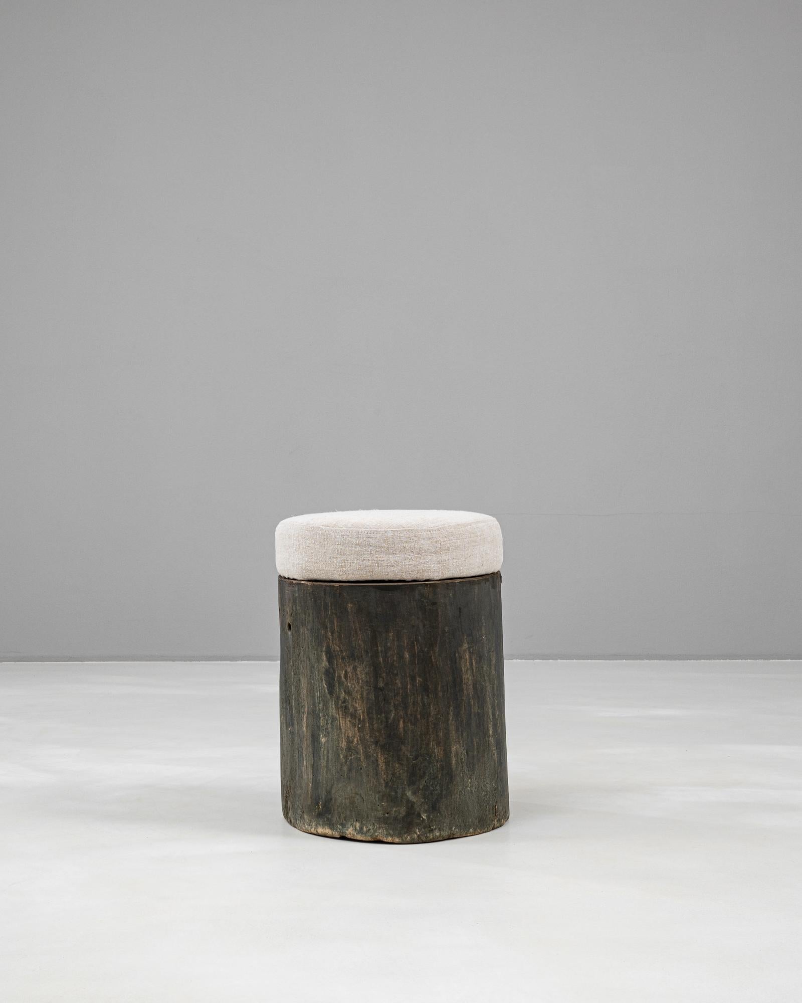 Taburete francés de madera del siglo XIX con asiento tapizado Tapicería en venta