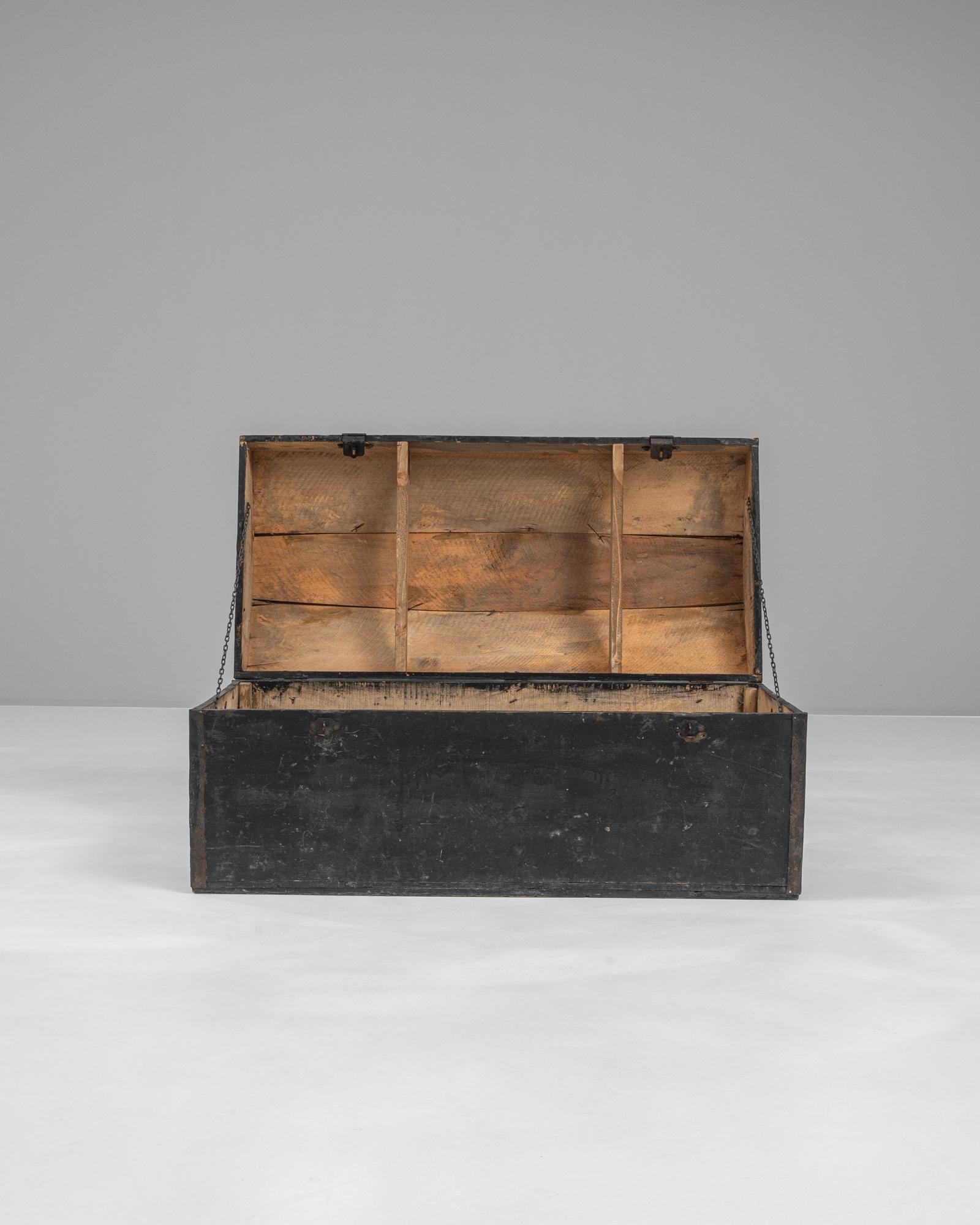 19th Century French Wooden Trunk In Good Condition In High Point, NC