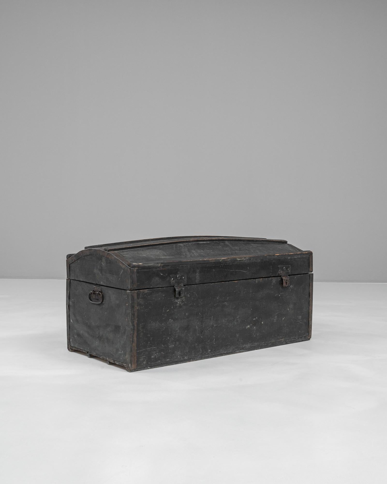 19th Century French Wooden Trunk 2