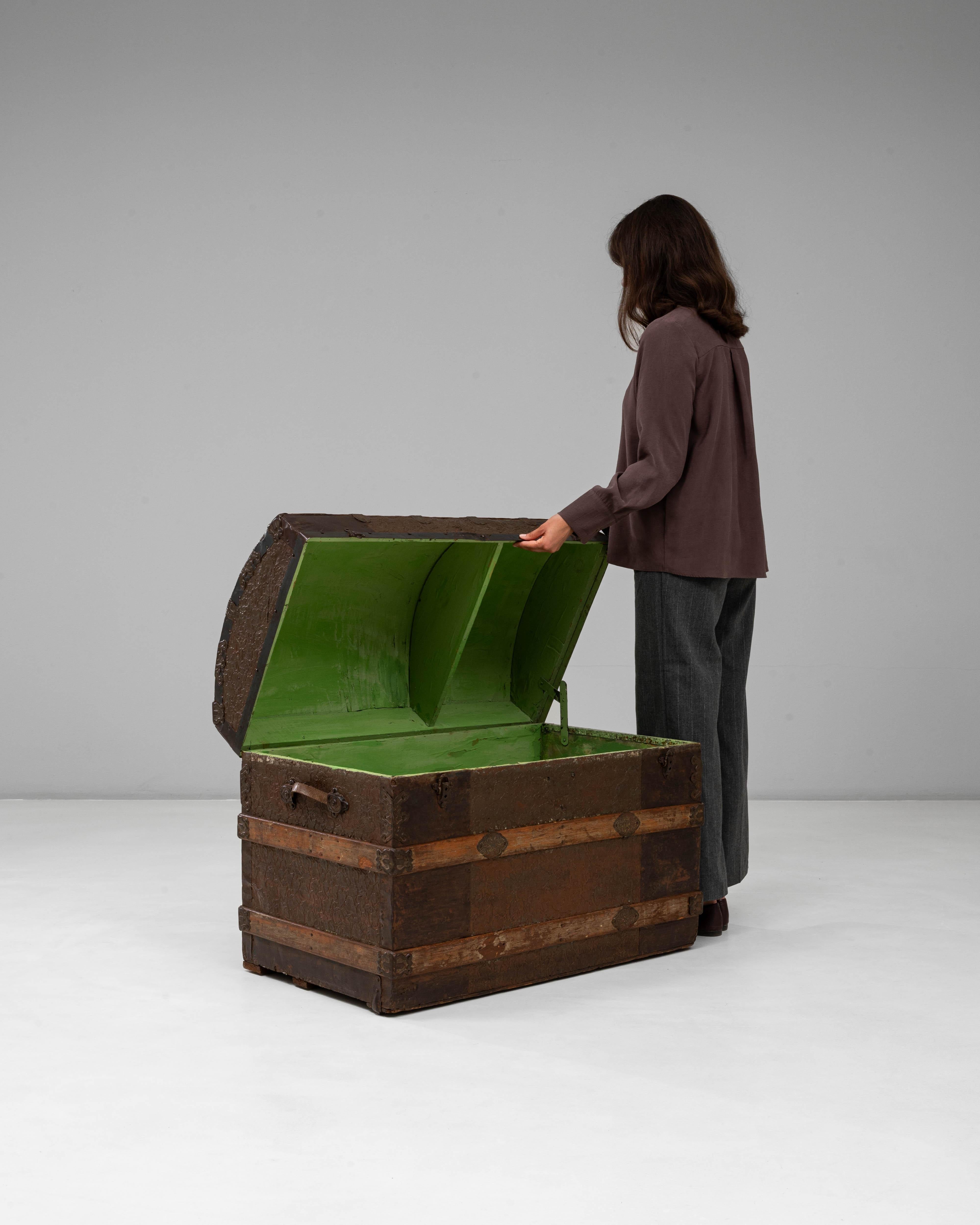 Baúl de madera francés del siglo XIX en venta 3