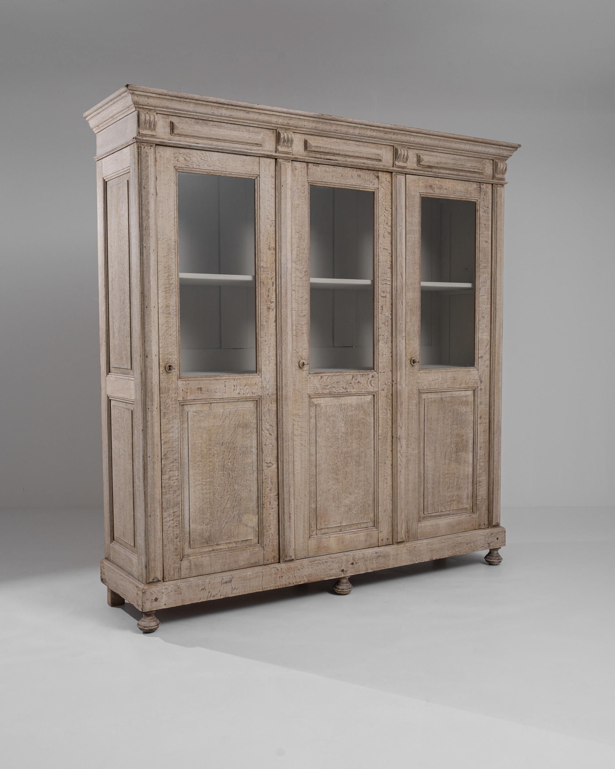 19th Century French Wooden Vitrine In Good Condition In High Point, NC