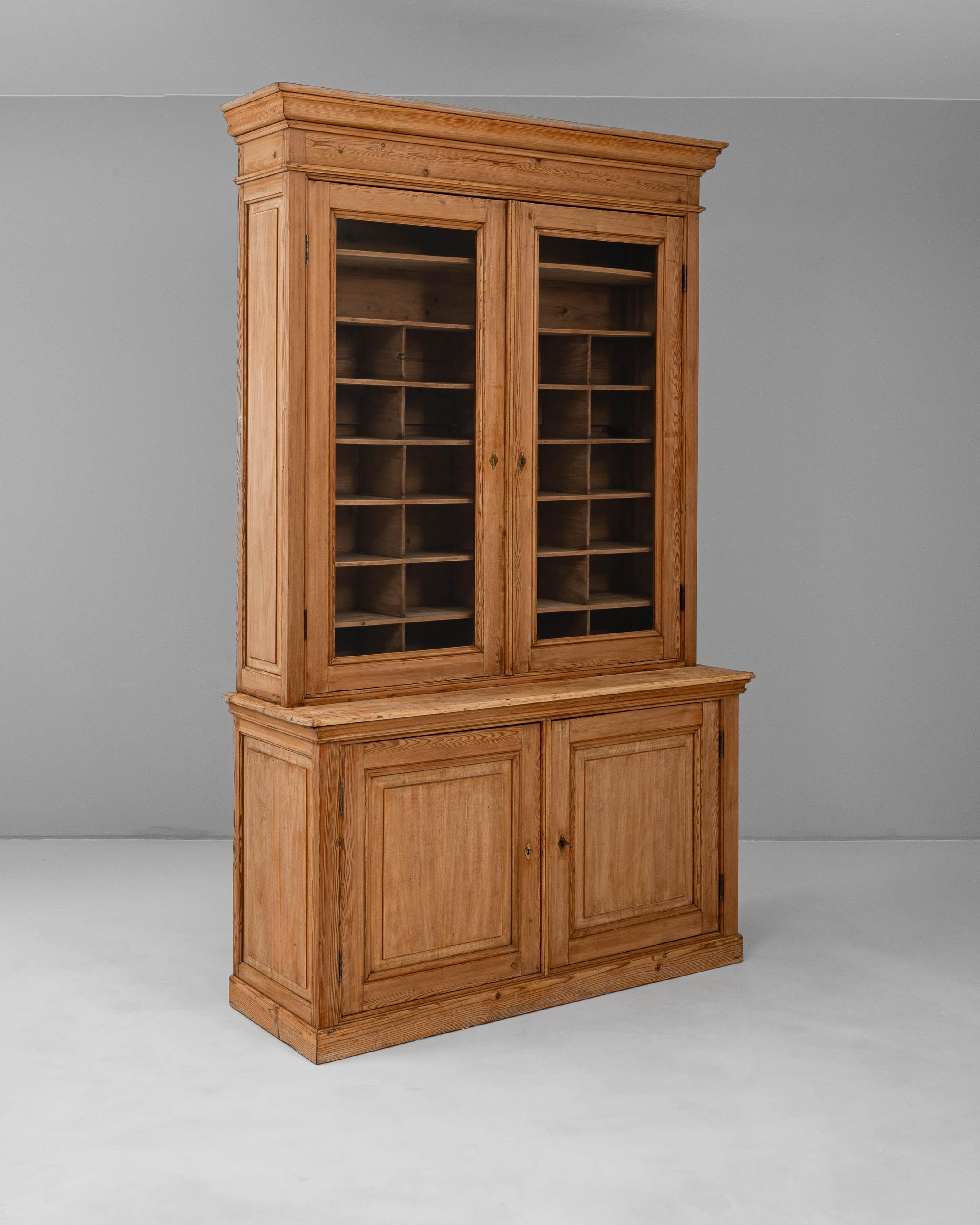 Vetrina in legno francese del XIX secolo in vendita 1