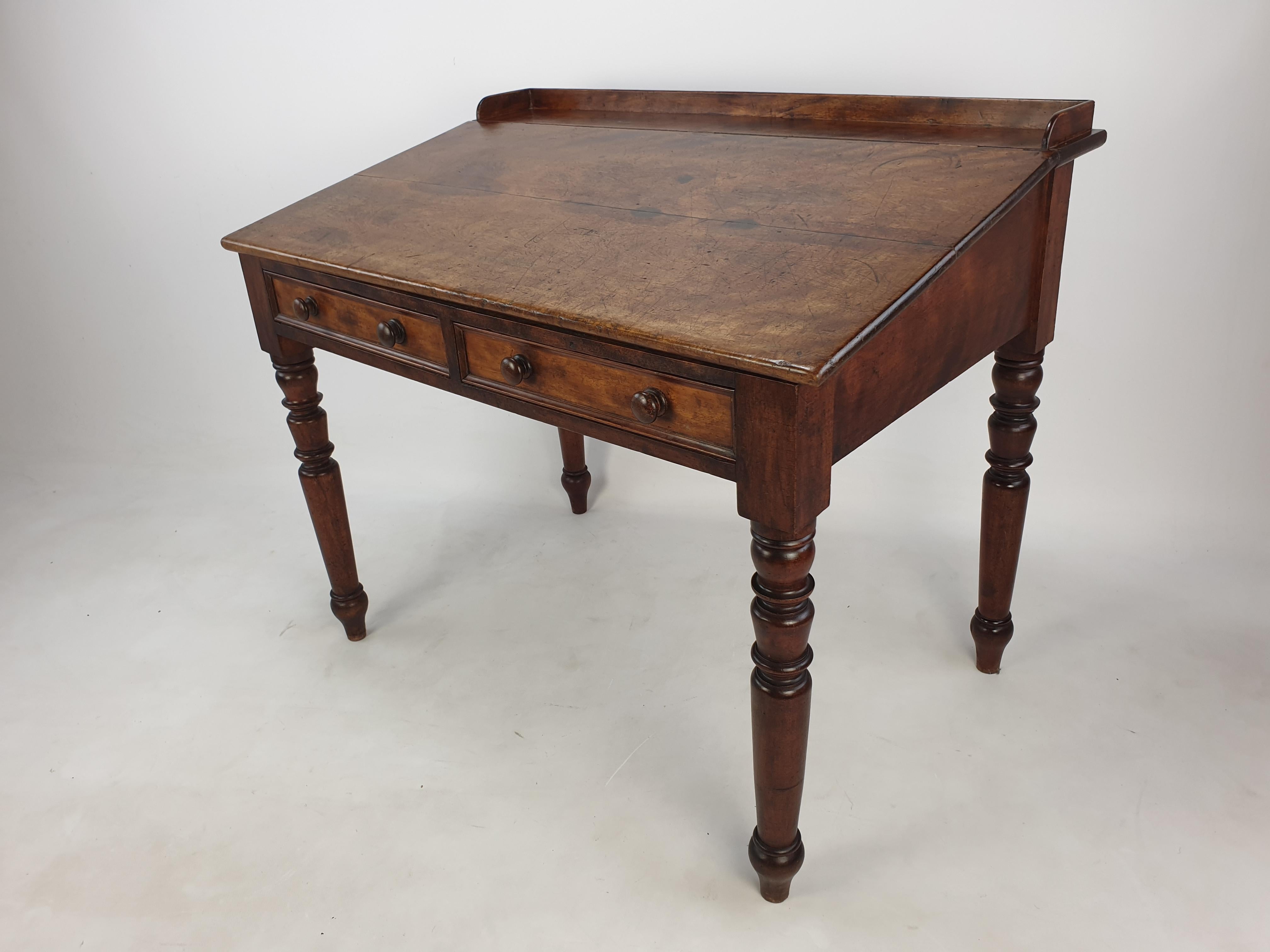 Scrivania francese in legno del XIX secolo In condizioni buone in vendita a Oud Beijerland, NL