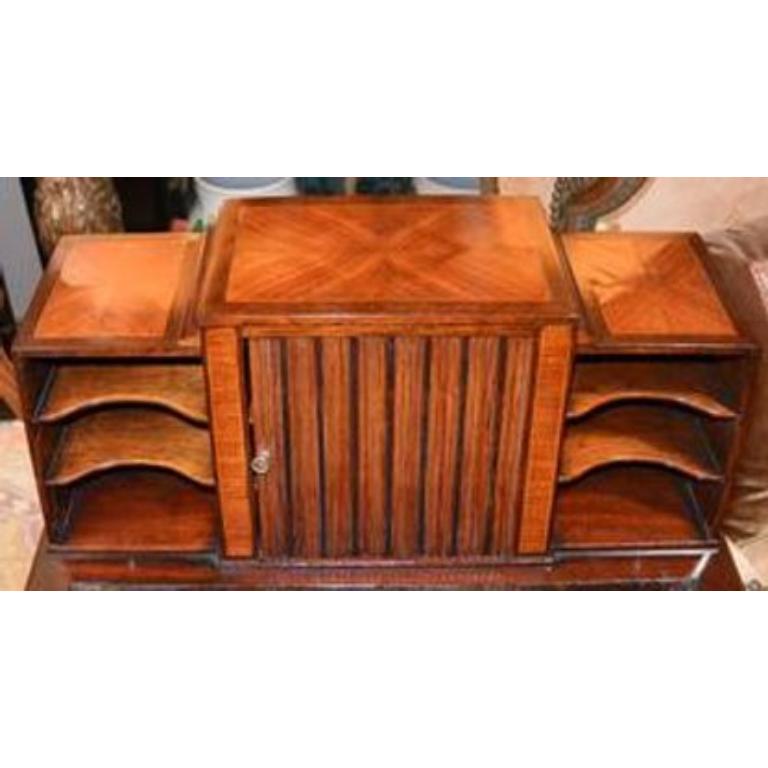 Mesa de escritorio francesa del siglo XIX con guirnaldas de bronce Francés en venta
