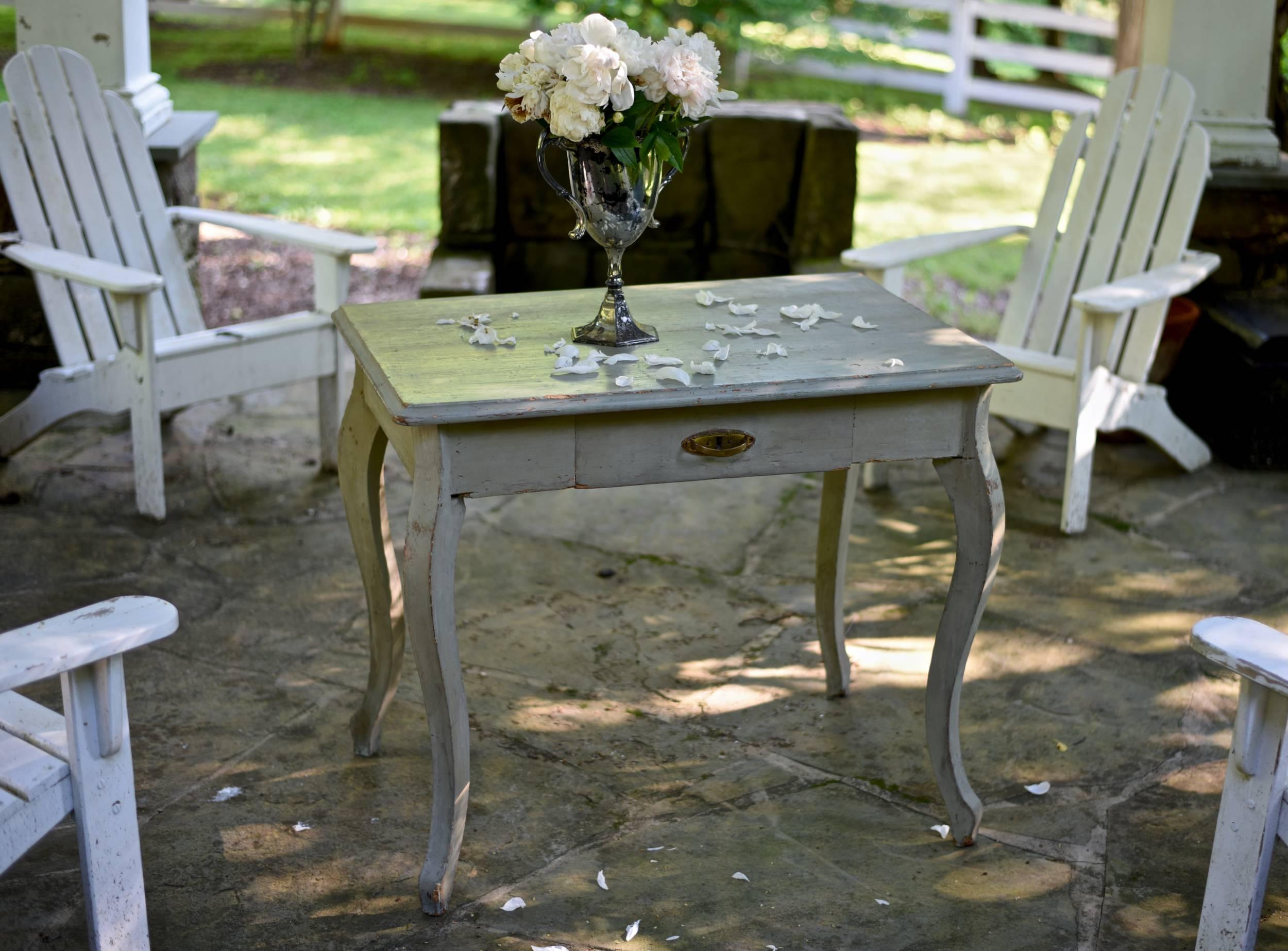 19th Century French Writing / Work Table in Gustavian Paint 9