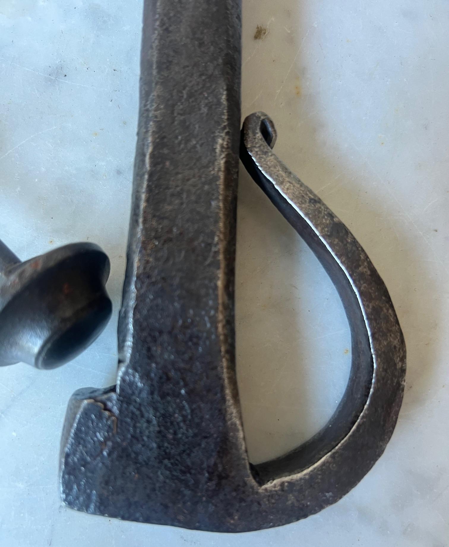 Fatto a mano Battente francese del XIX secolo in ferro battuto e ottone a stella in vendita