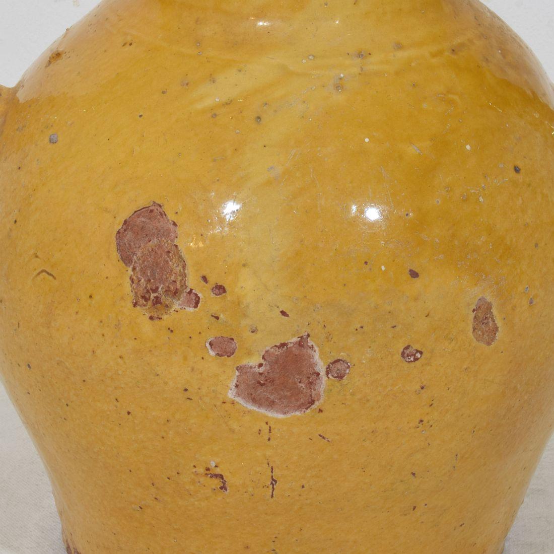 Cruche en terre cuite à glaçure jaune du 19e siècle, 'Orjol'. en vente 3