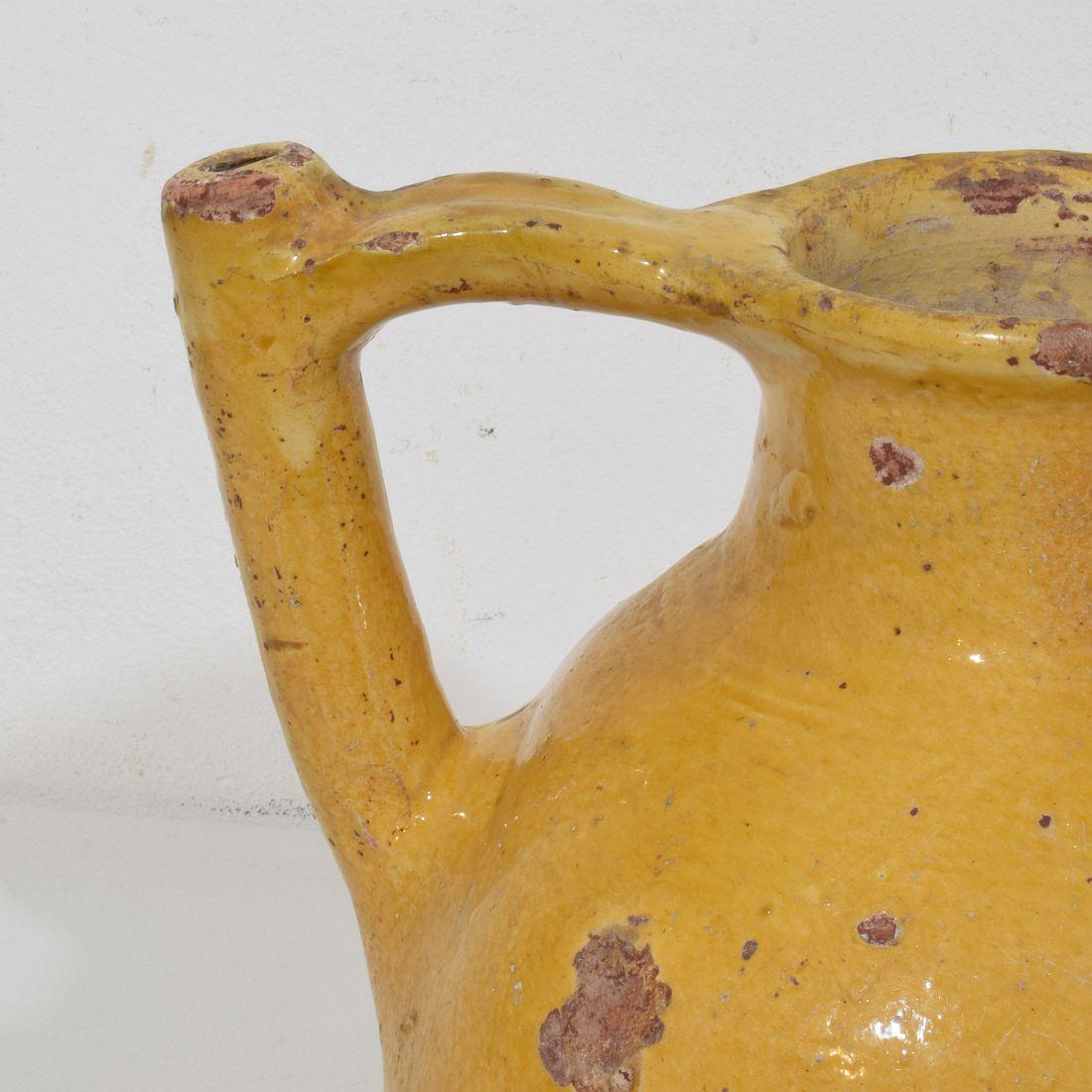 Cruche en terre cuite à glaçure jaune du 19e siècle, 'Orjol'. en vente 1