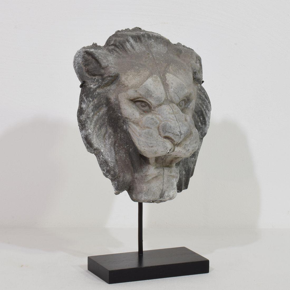 19th Century, French Zinc Lion Head Fragment In Good Condition In Buisson, FR