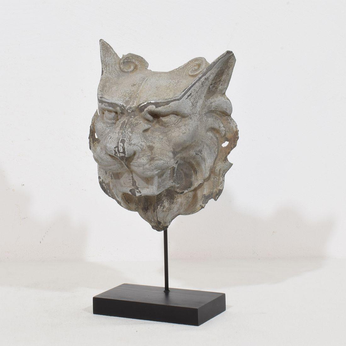 Beautiful and rare decorative zinc item that once graced a facade, France, circa 1850-1900
Weathered and small losses and old repair
Measurement here below includes the wooden base.
H:27,5cm  W:17cm D:11cm 