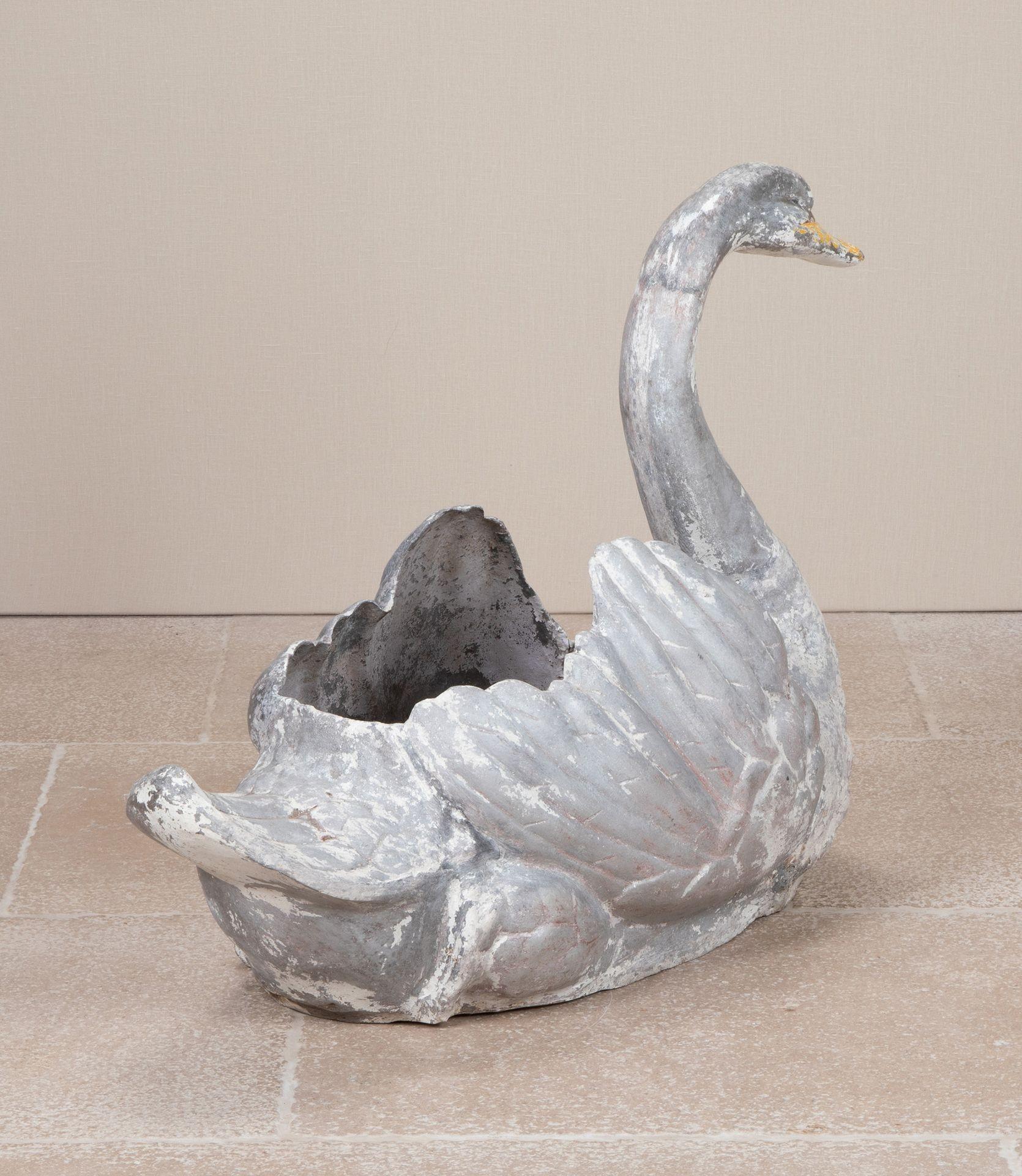19th Century French Zinc Swan Planter In Good Condition For Sale In Gloucestershire, GB