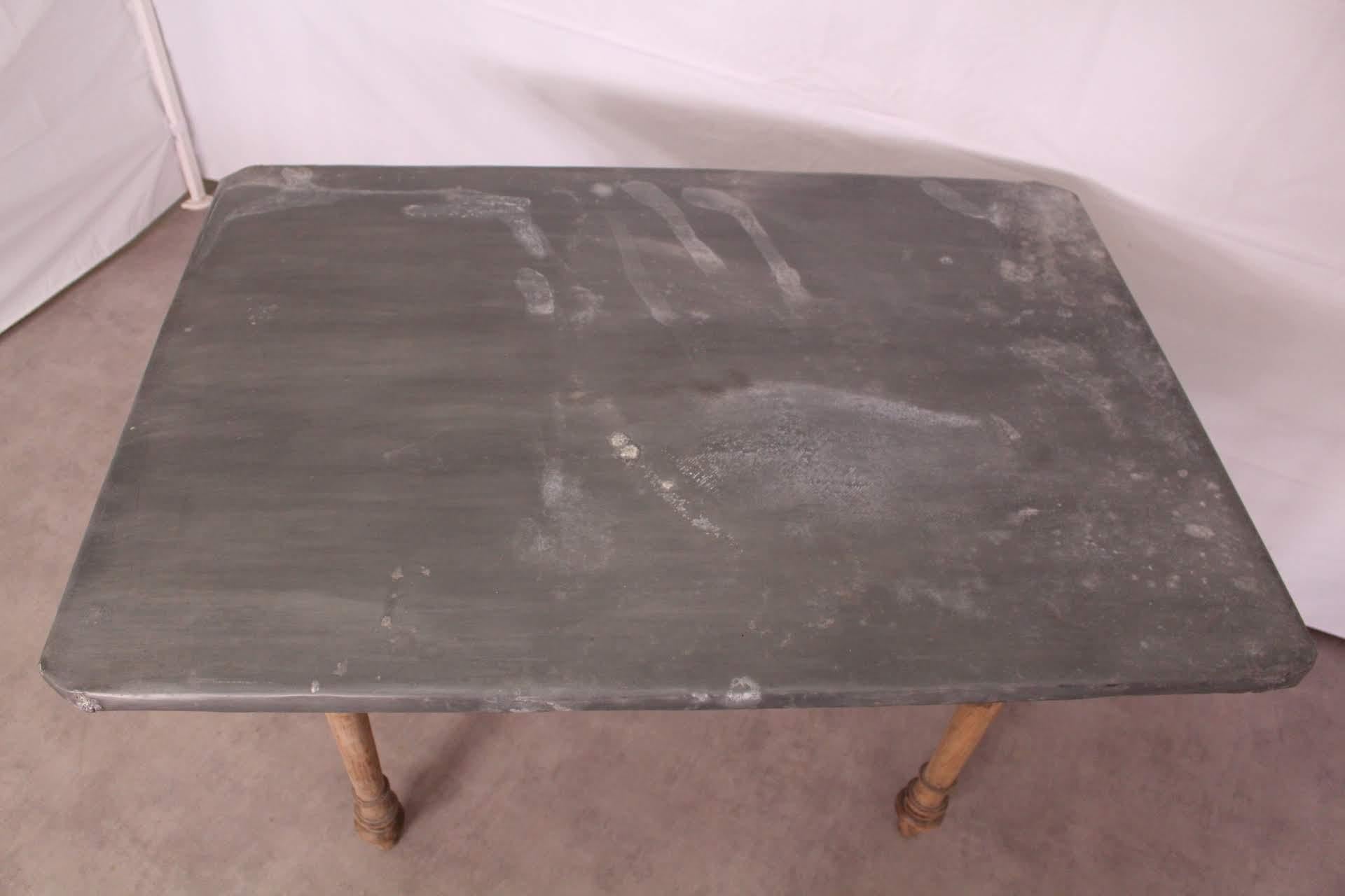 Zinc top side table kitchen worktable, French, 19th century
Farm house kitchen
Turned legs
Base can be customized to suit your interior if required
Good condition with signs of age and use from a French farm house working Kitchen
Zinc top could