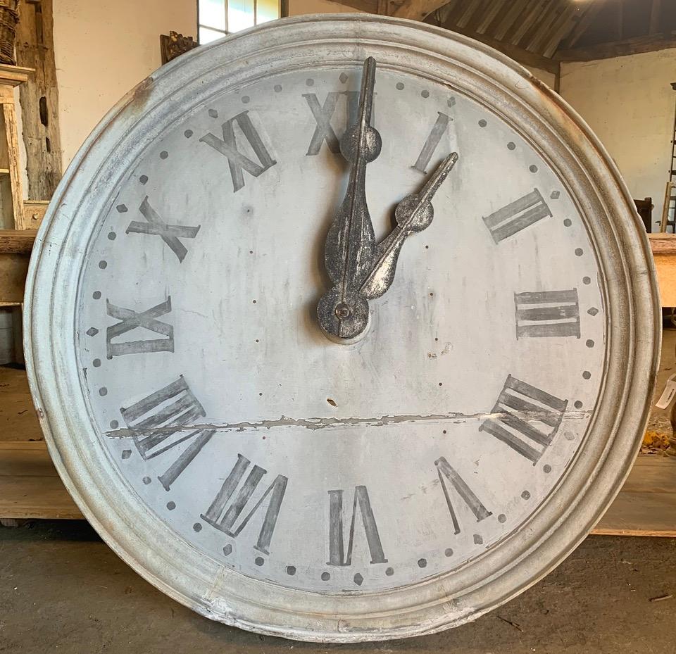 19th Century French Zinc Tower Clock Face In Distressed Condition For Sale In Ongar, GB