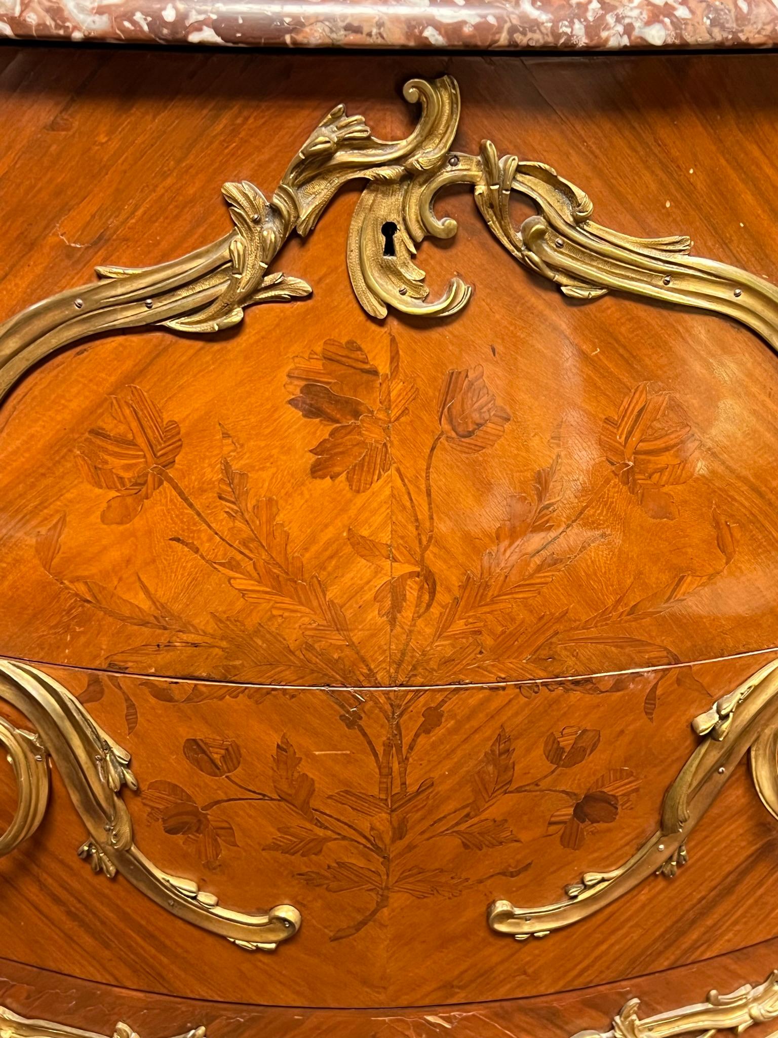 Kommode aus Obstholz und Marmor im Louis XV.-Stil des 19. Jahrhunderts im Angebot 8