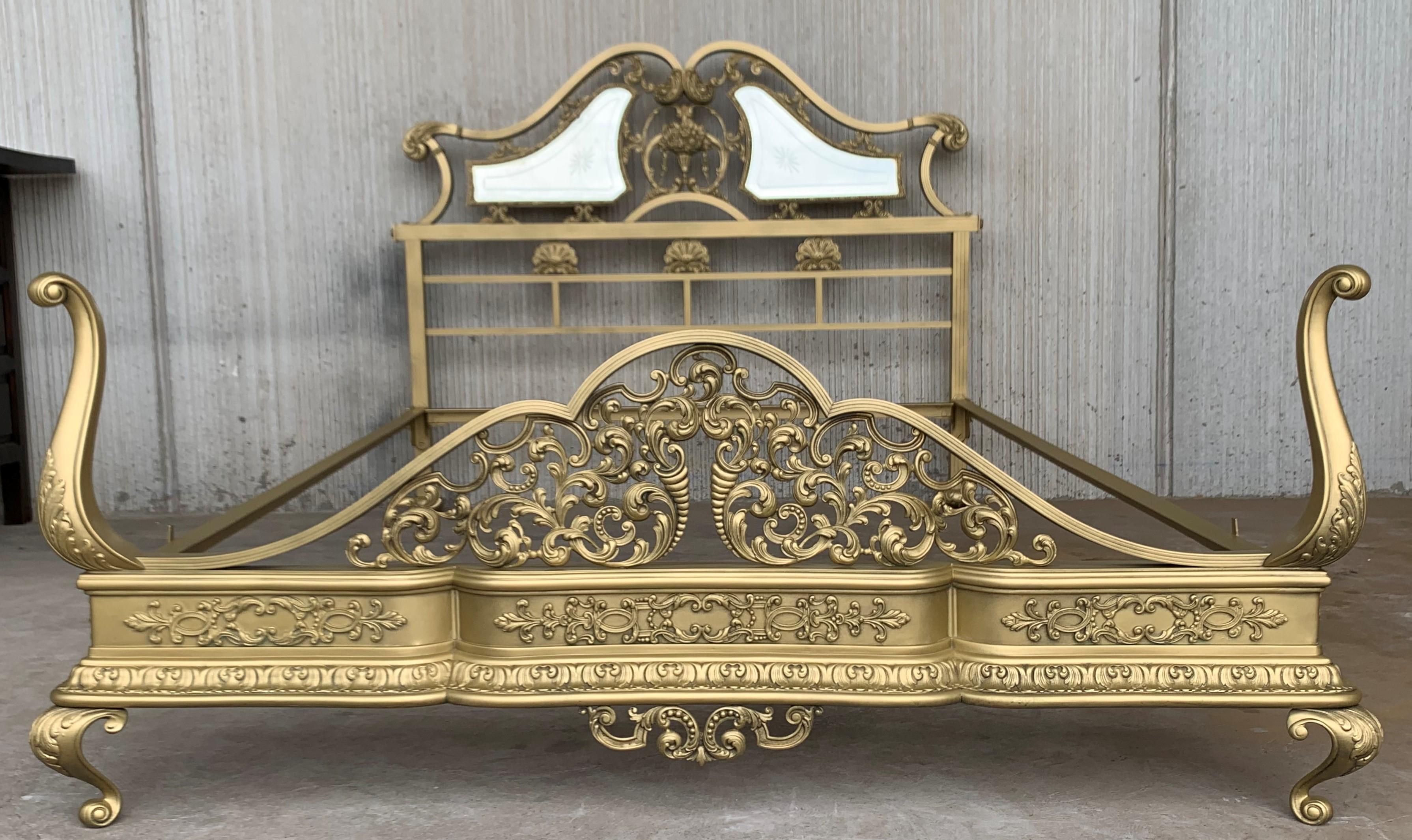 19th Century Full Bedroom French Belle Époque Bronze Iron Brass and Glass In Good Condition In Miami, FL