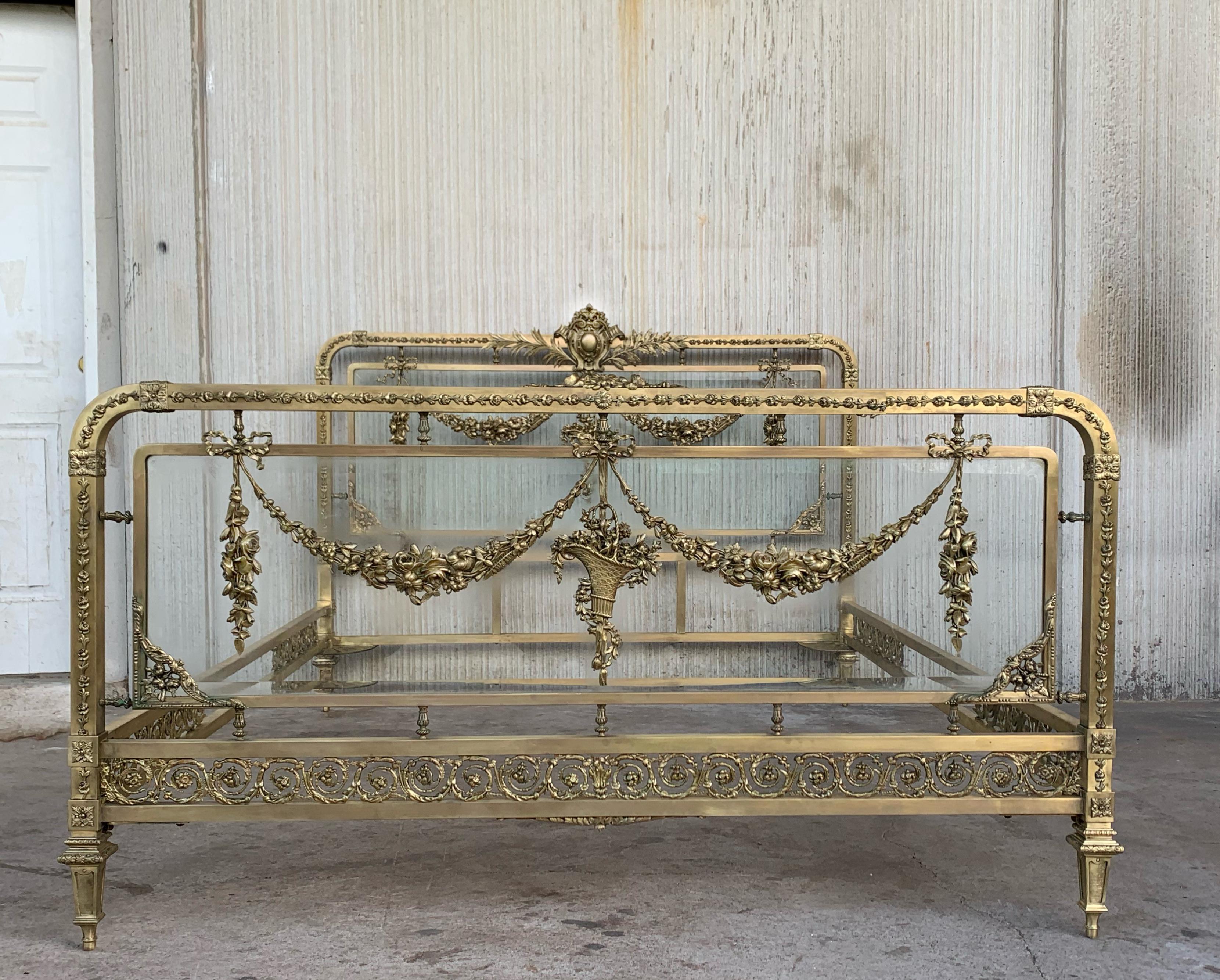 19th Century Full Bedroom French Belle Époque Bronze Iron Brass and Glass In Good Condition In Miami, FL