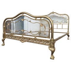 19. Jahrhundert voller Schlafzimmer Französisch Belle Époque Bronze Eisen Messing und Glas
