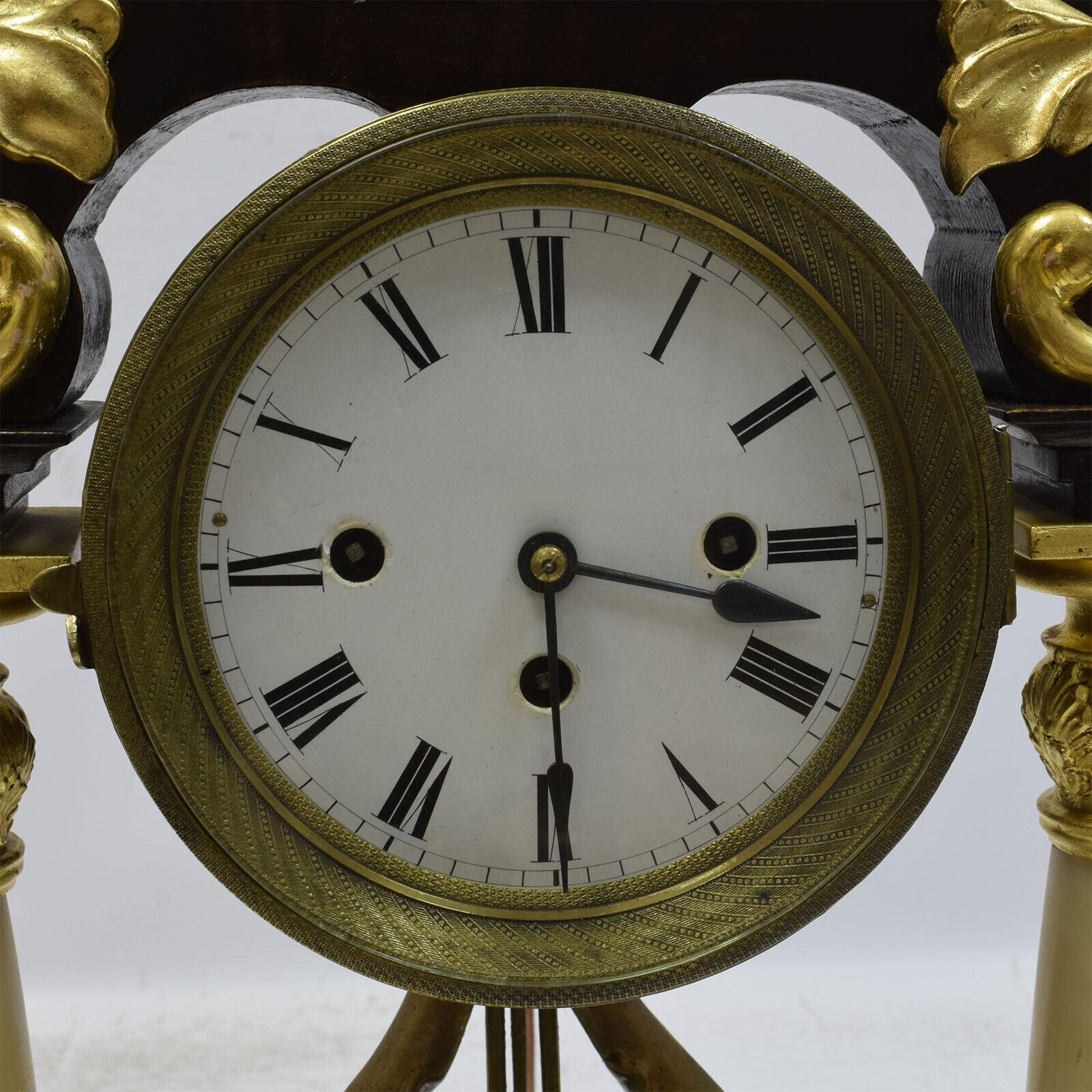 Marbre Horloge à colonne fonctionnelle du 19ème siècle : Horloge de cheminée ancienne avec portique - 1G03 en vente