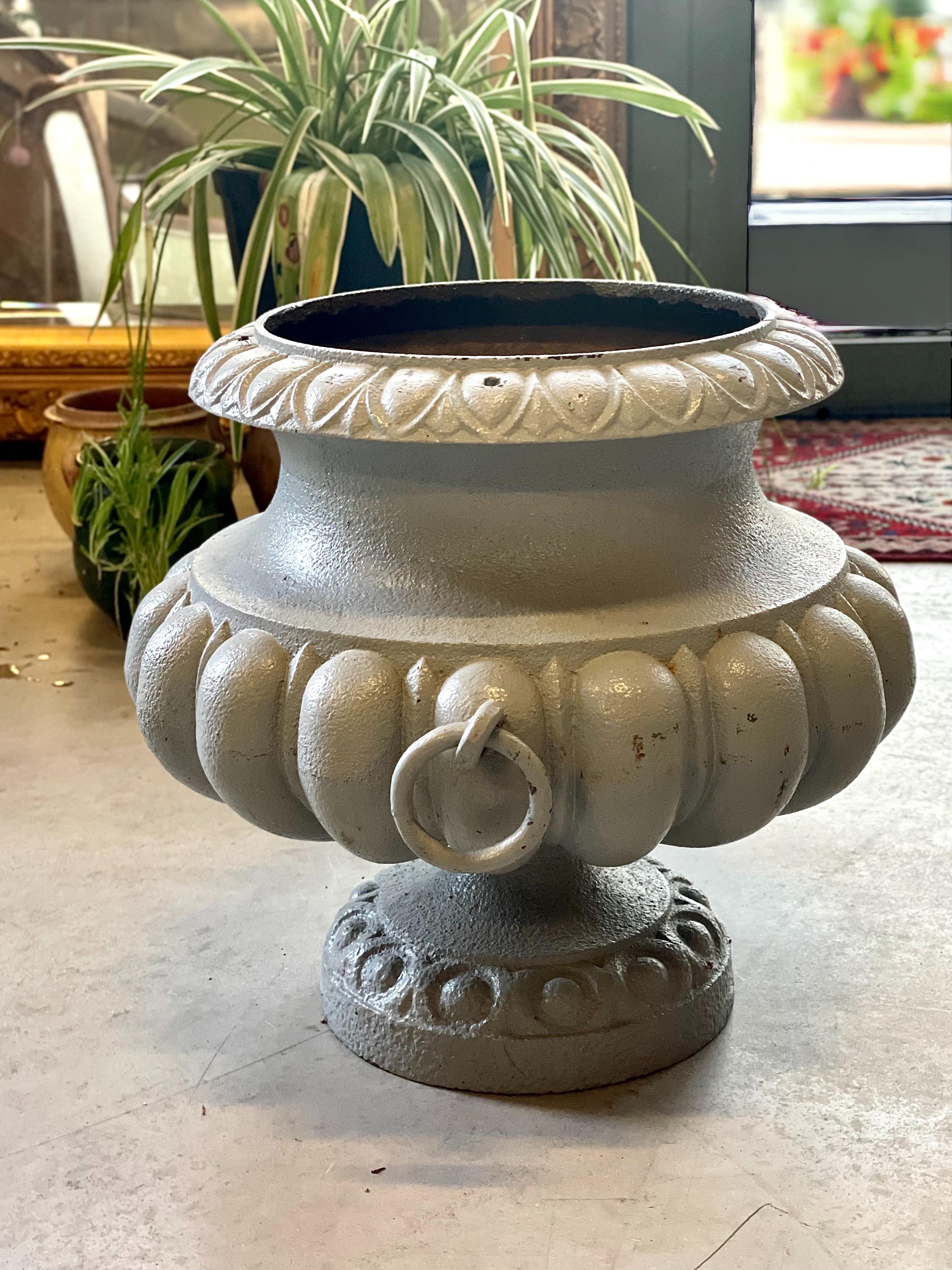 19th Century French Garden Urn in Cast Iron For Sale 2