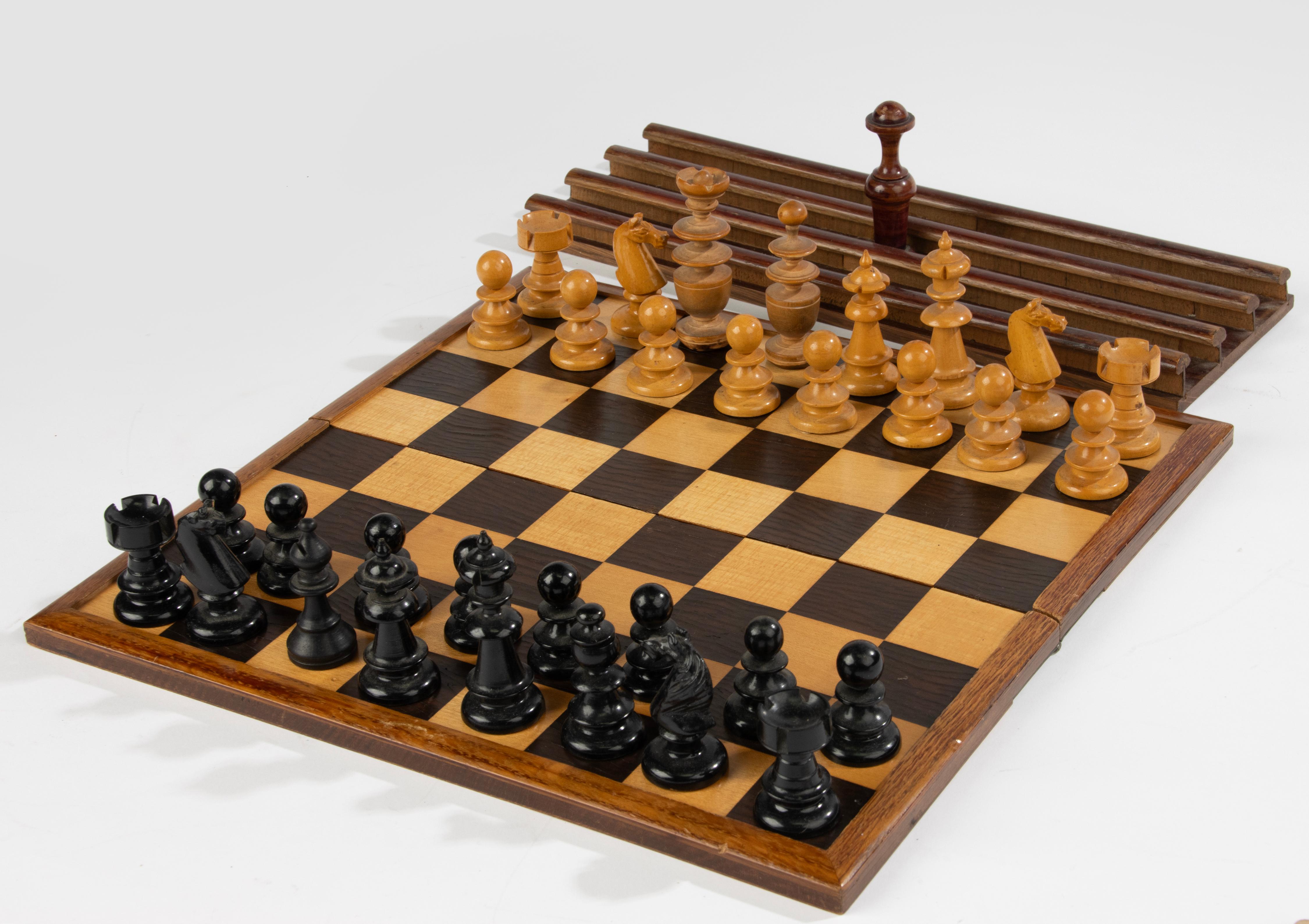 19th Century Game Box - Oak - Chess and Checkers - Dominoes For Sale 2