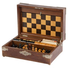 Boîte de jeu du 19ème siècle en chêne - Chess and Checkers - Dominoes