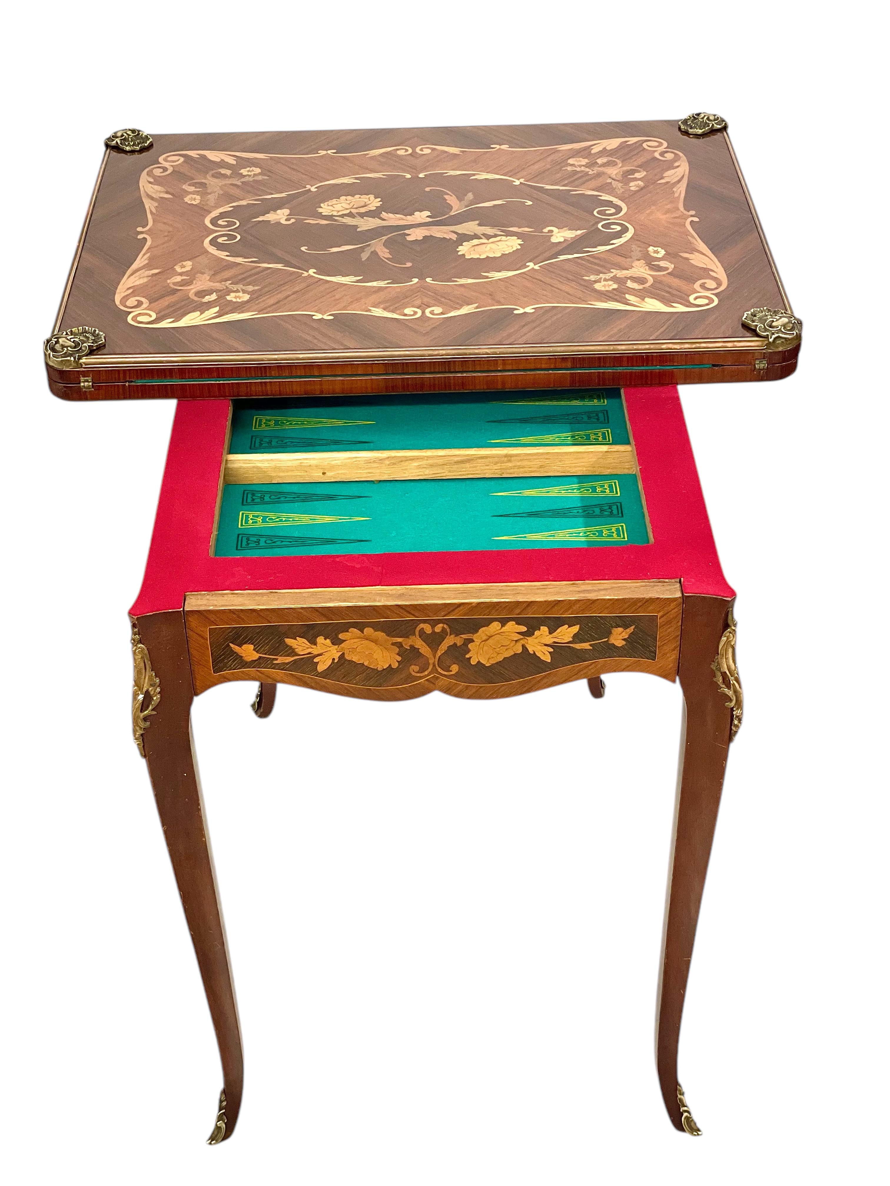 Mesa de juego del siglo XIX con marquetería en venta 7