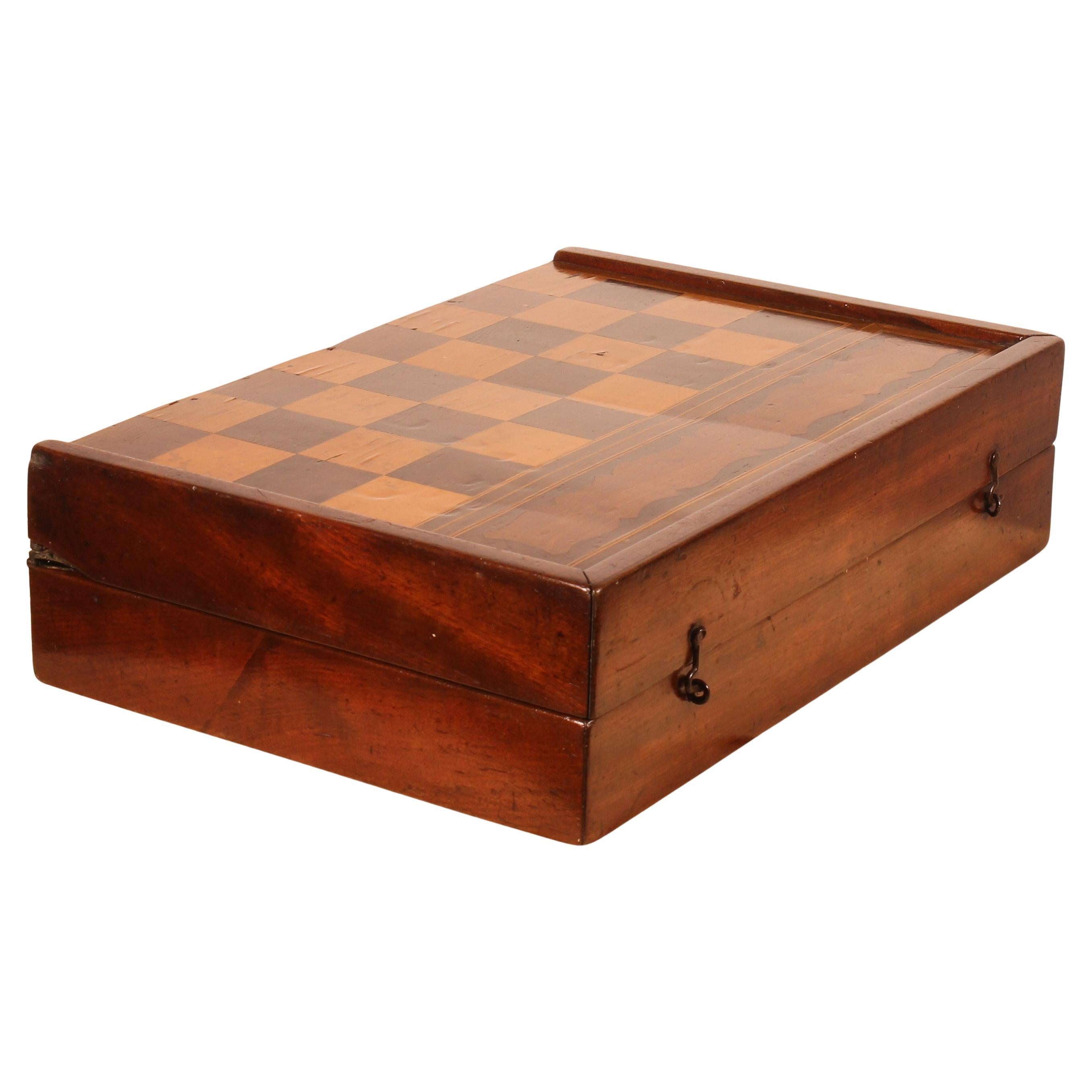 19th Century Games Box In Walnut And Boxwood For Sale