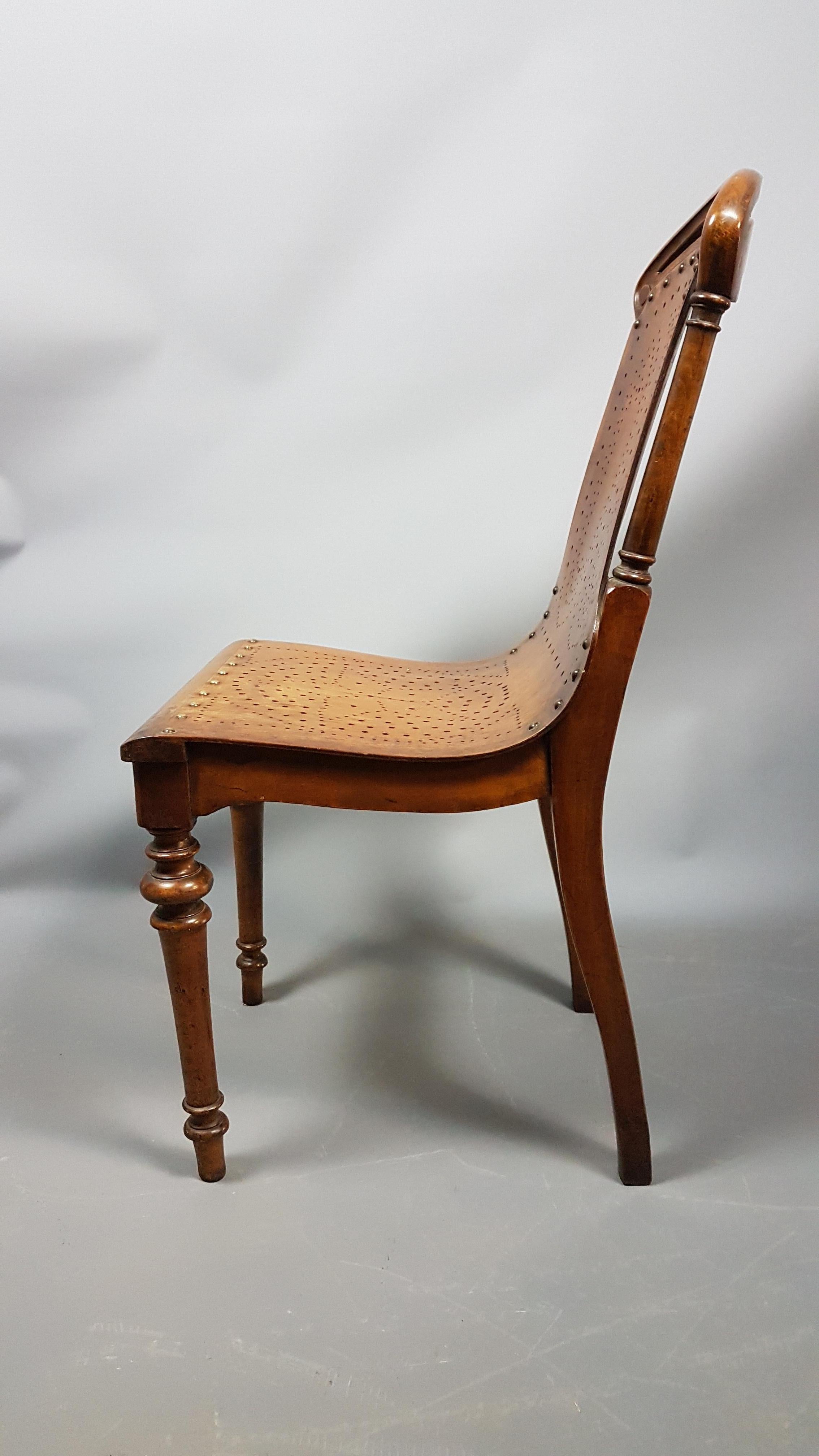 19th Century Gardner and Company Chair in Walnut For Sale 4