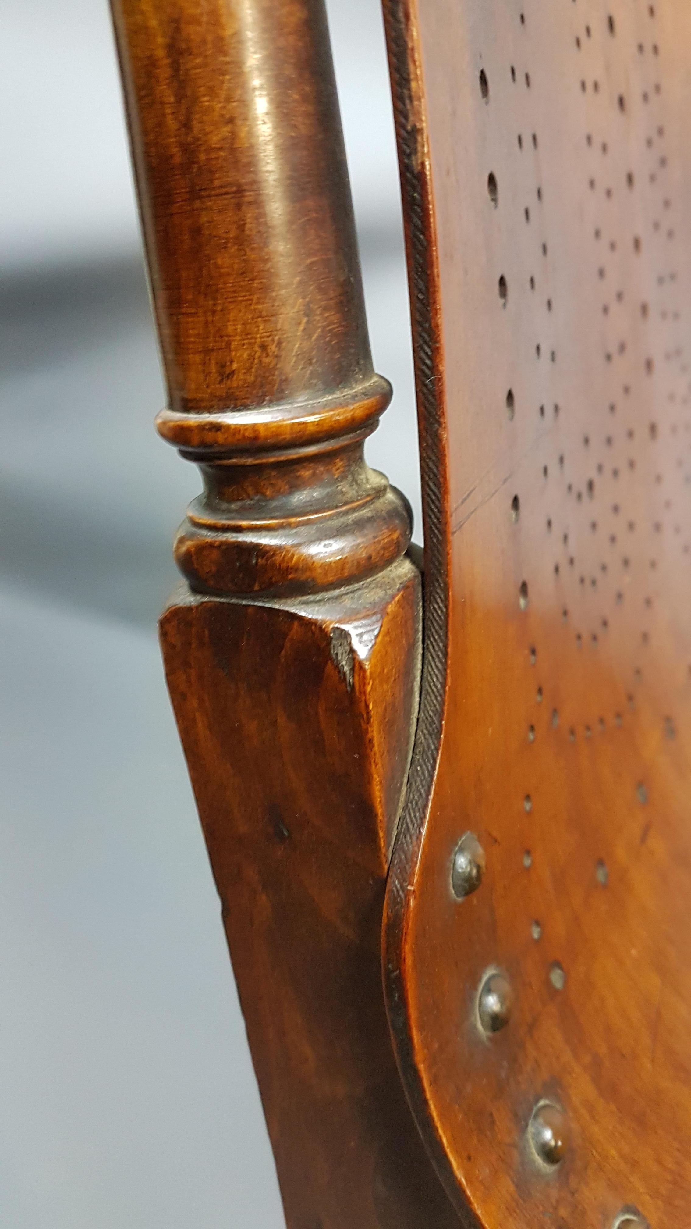 19th Century Gardner and Company Chair in Walnut For Sale 1