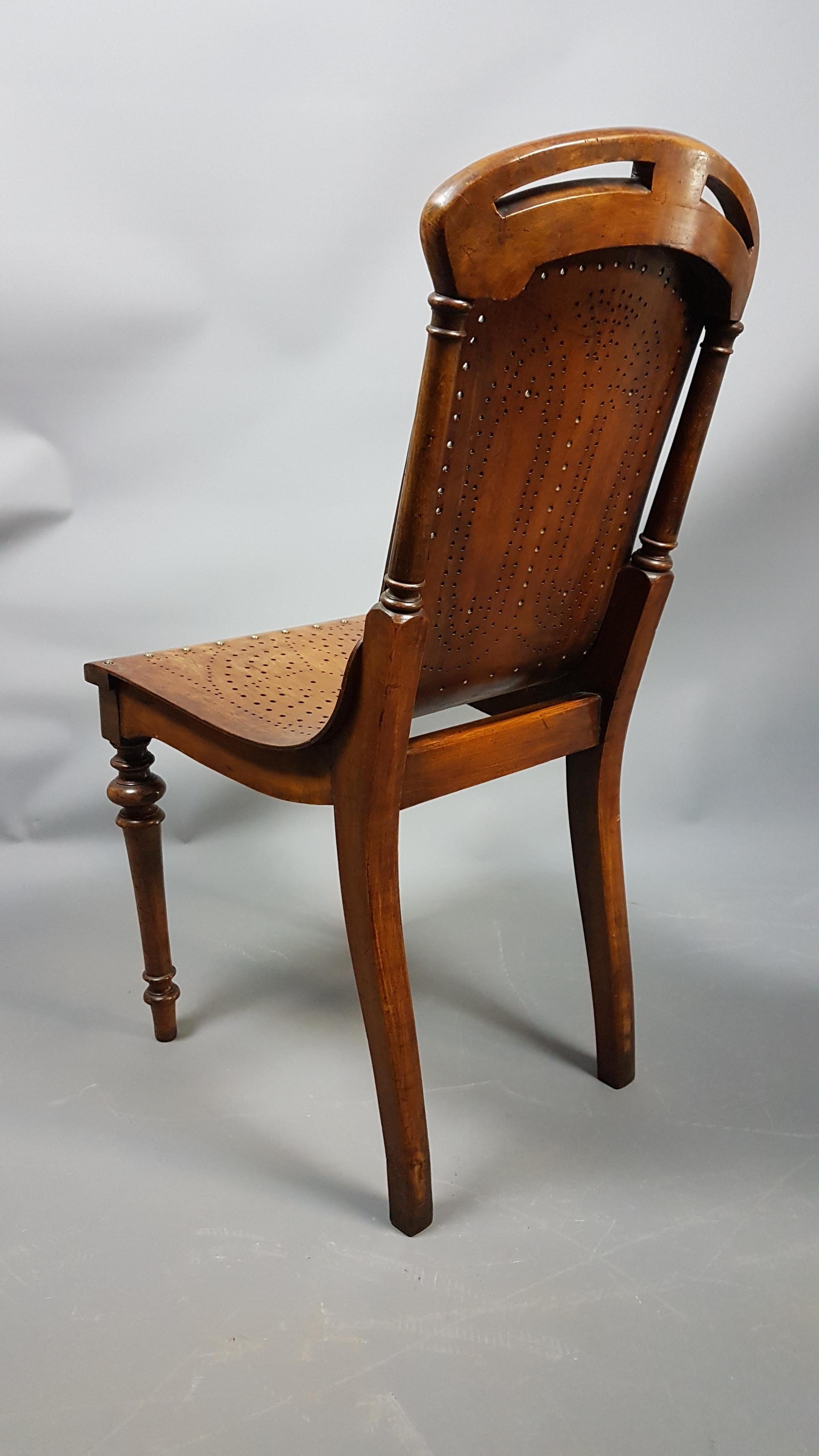 19th Century Gardner and Company Chair in Walnut For Sale 3