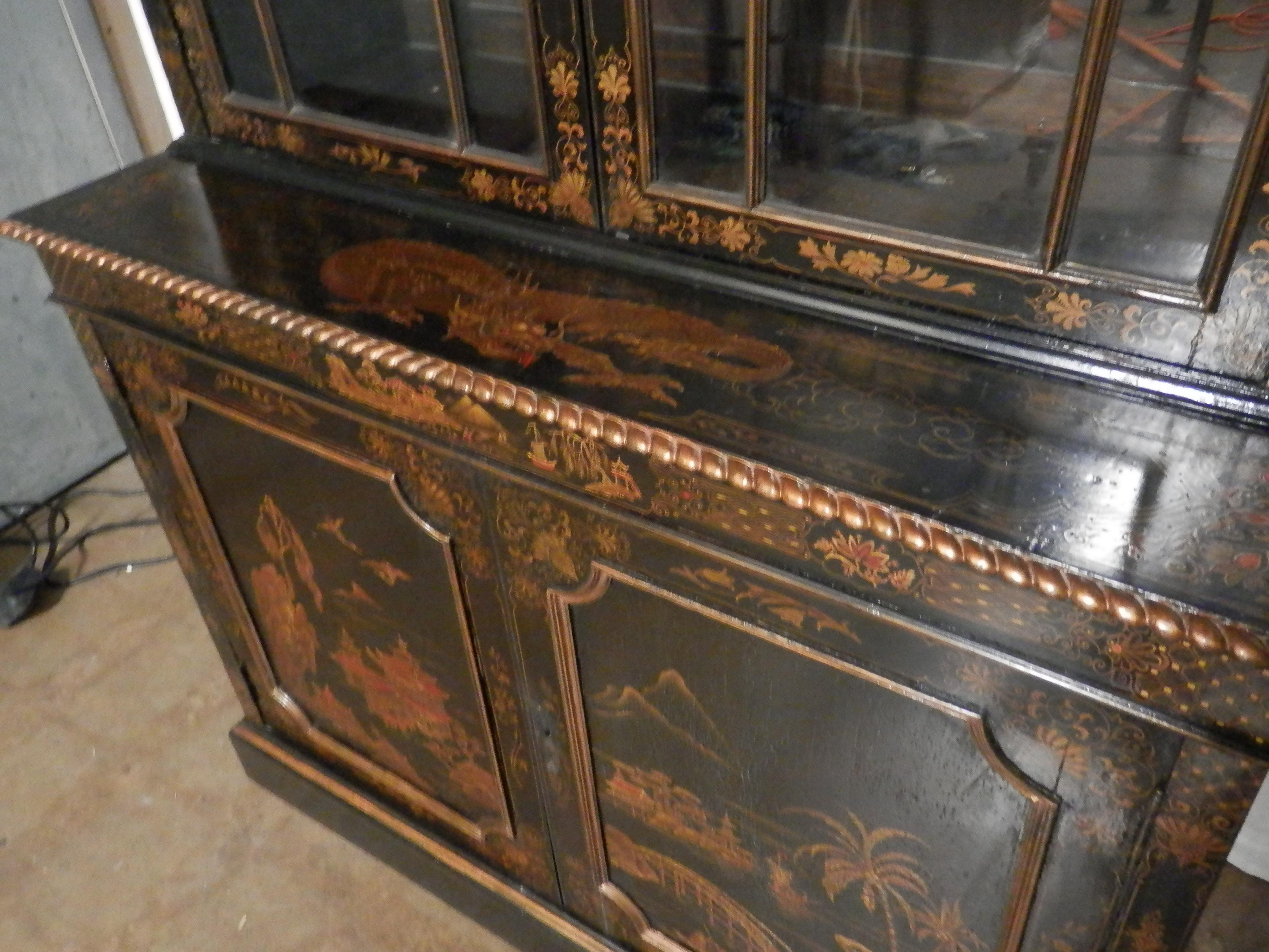 English 19th Century George 111 Period Chinoiserie Black Lacquered Viewing Cabinet