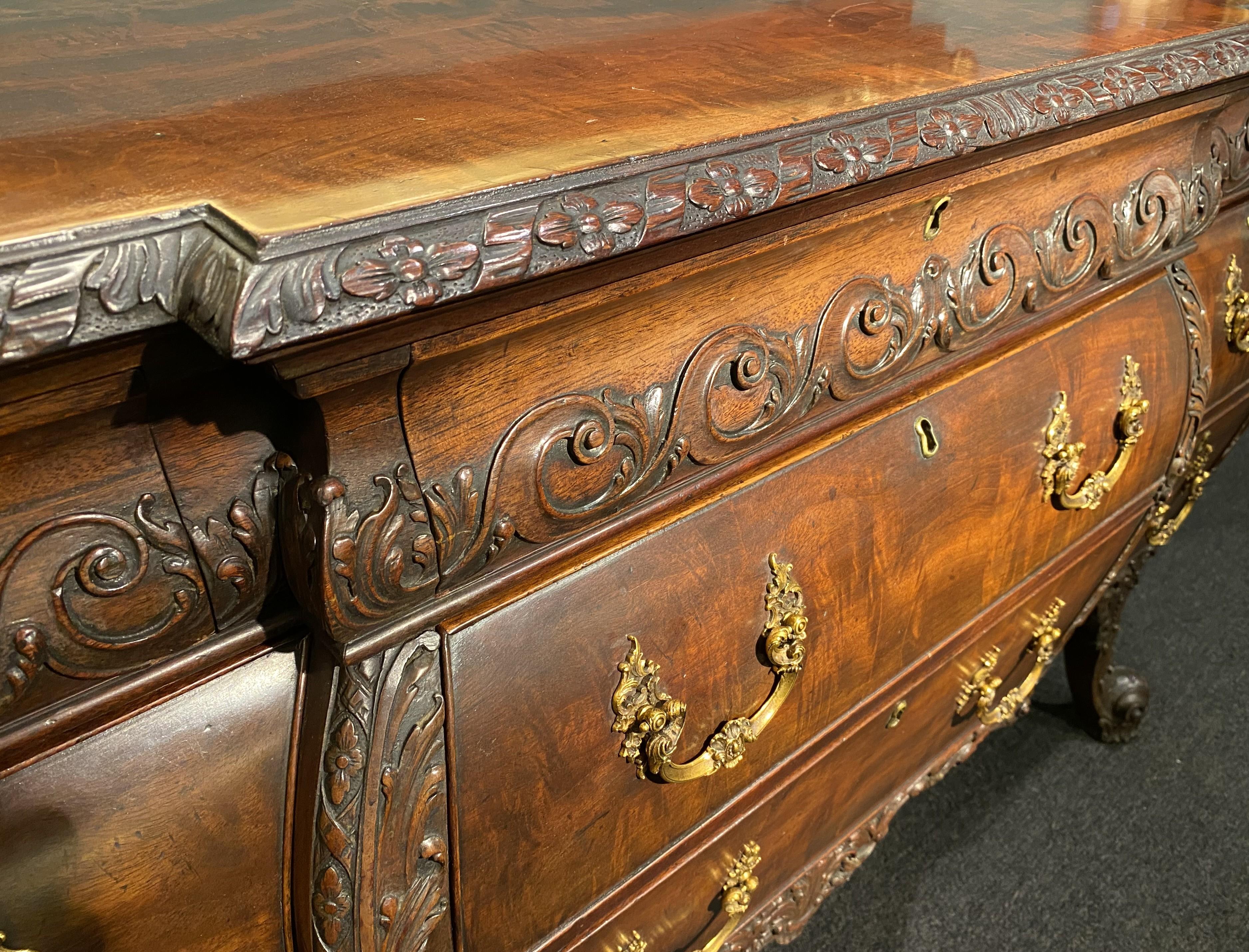 19th Century George II Style Carved Mahogany Commode in the Bombe Form For Sale 4