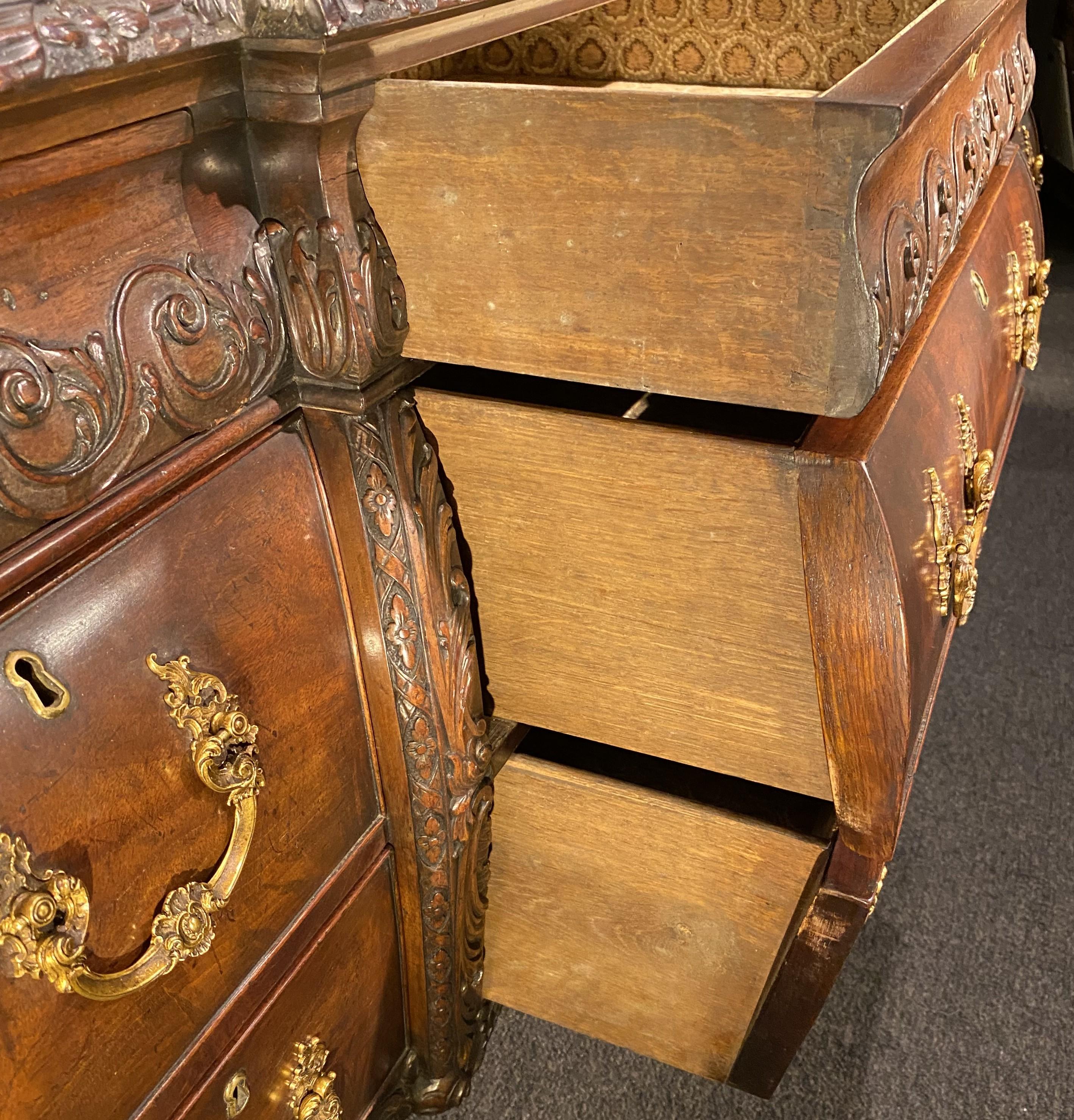 19th Century George II Style Carved Mahogany Commode in the Bombe Form For Sale 2