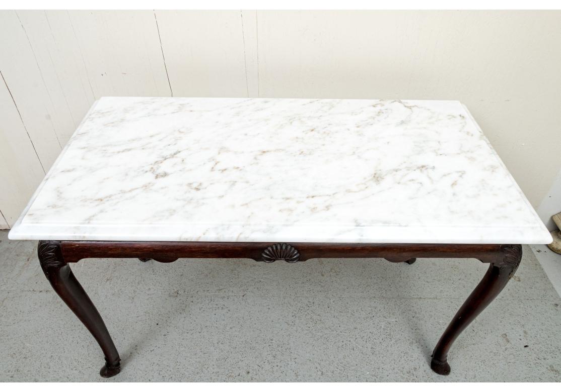 Marbre Table George II du 19ème siècle avec plateau en marbre en vente
