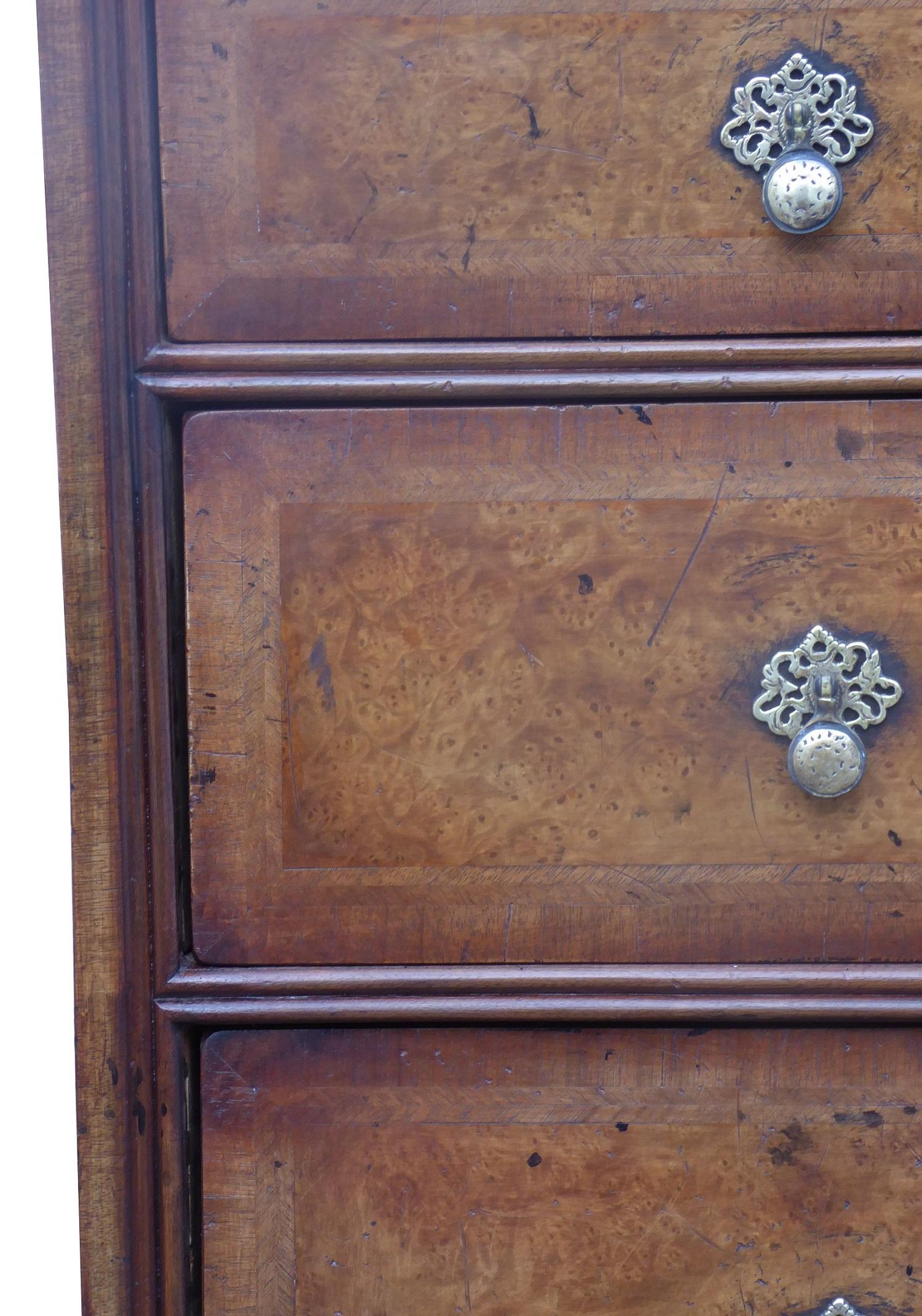 19th Century George III Burr Walnut Chest of Drawers In Excellent Condition In Chelmsford, Essex