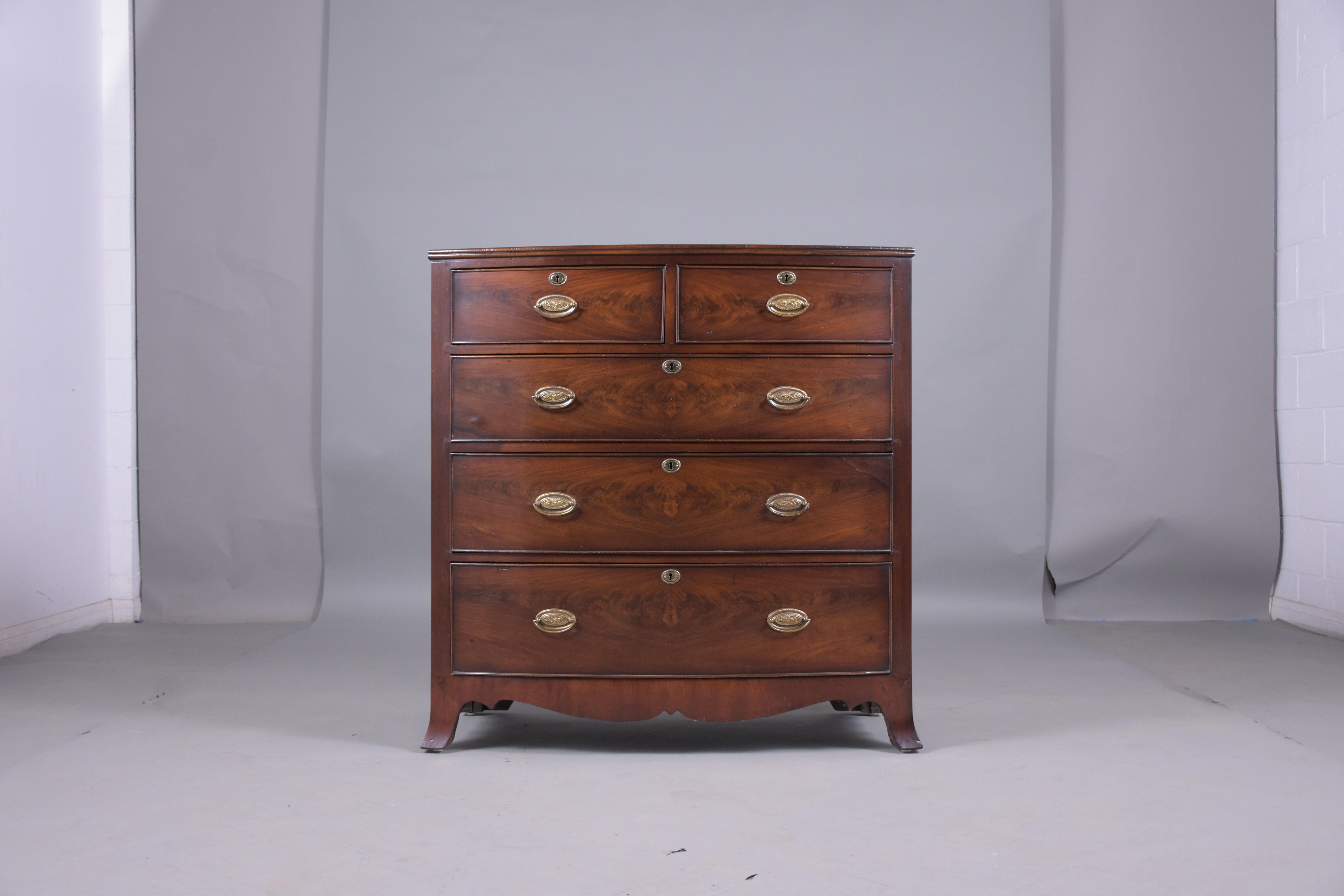 English 19th Century George III Mahogany Dresser with Flemish Veneers and Brass Details For Sale