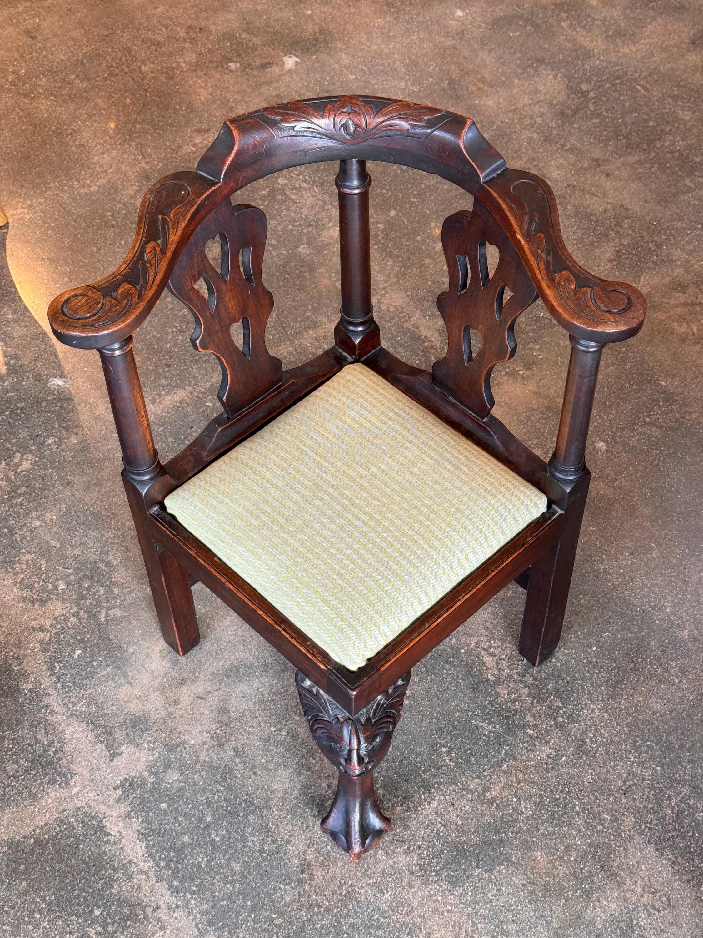 19th Century George III Childs Corner Chair In Good Condition For Sale In Charlottesville, VA
