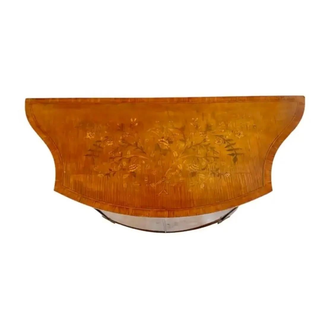Commode en bois de lièvre et marqueterie George III du XIXe siècle en vente 5