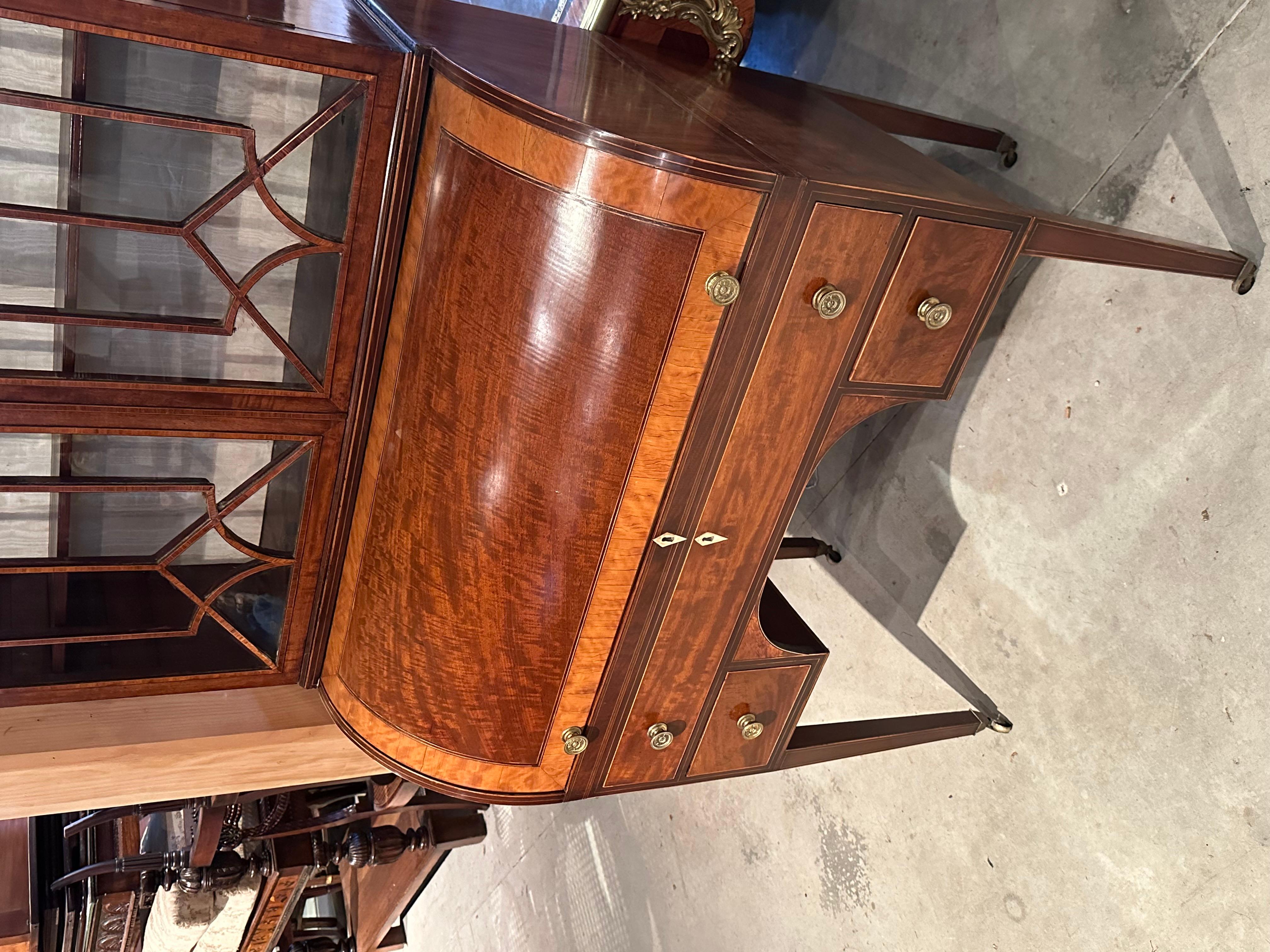 19th Century George III Hepplewhite Cylinder Top Secretary Bookcase 5